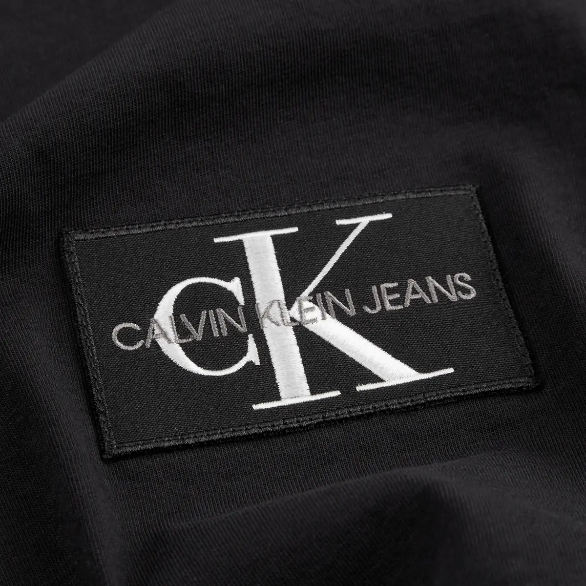 Calvin Klein BADGE TURN UP SLEEVE Erkek Siyah T-Shirt