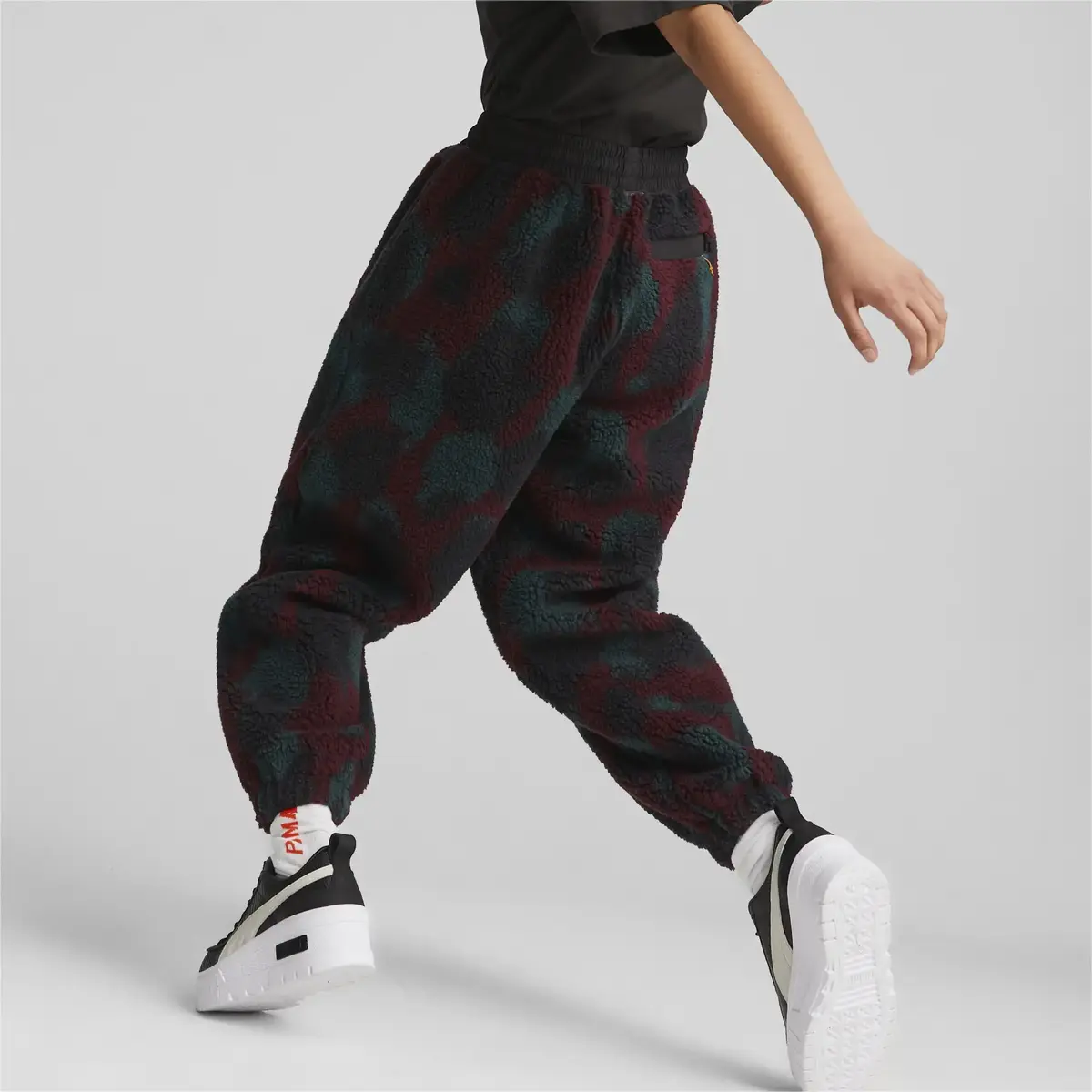 Puma DOWNTOWN AOP Sherpa Pants Siyah Kadın Pantolon