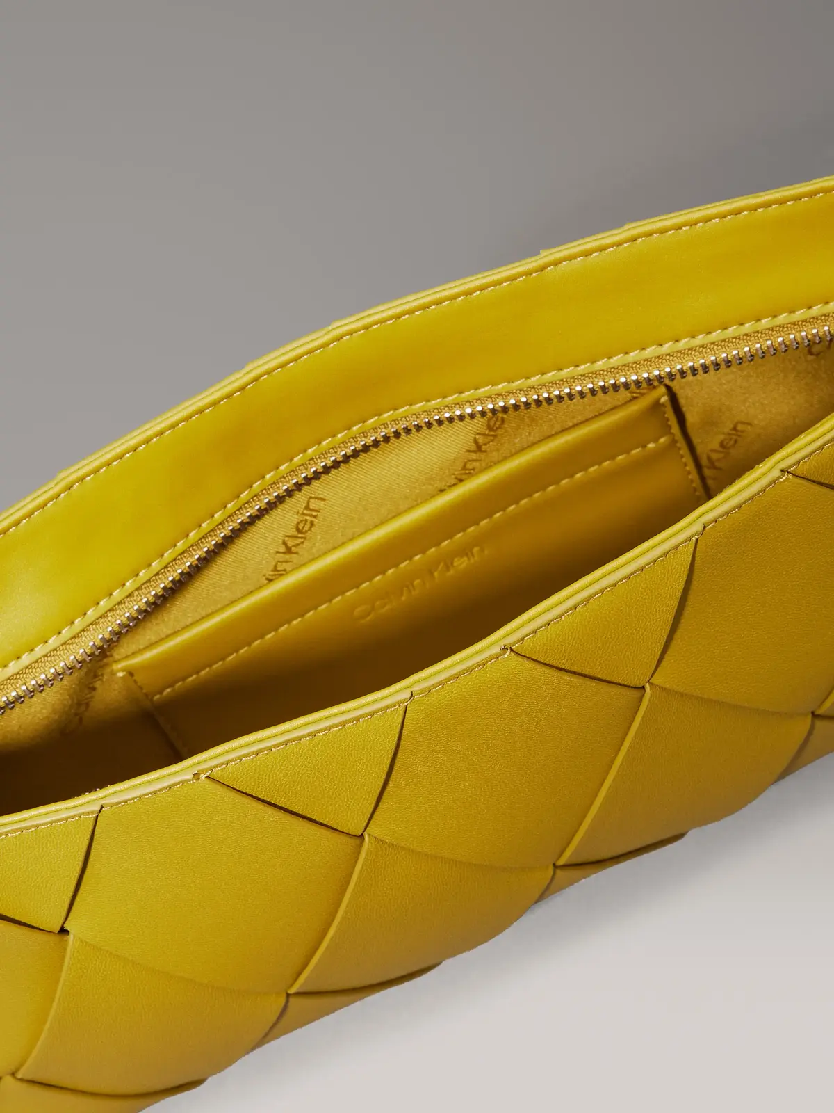 Calvin Klein CK WOVEN ELONGATED S, M1E Sarı Kadın Çanta