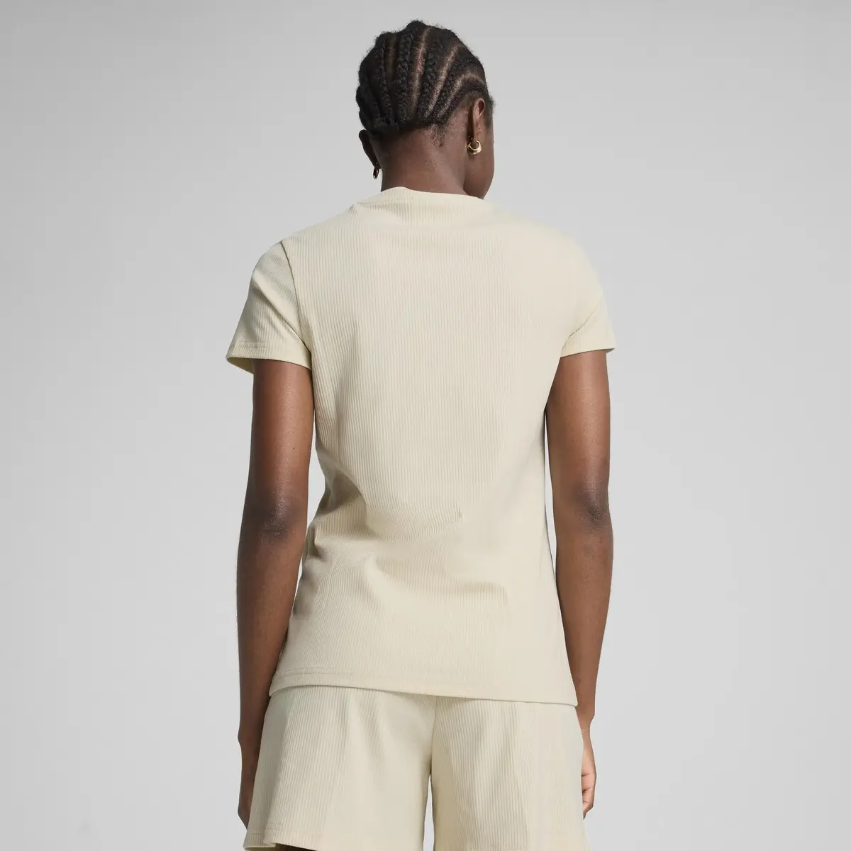 PUMA ESS ELEVATED Tee Bej Kadın T-Shirt