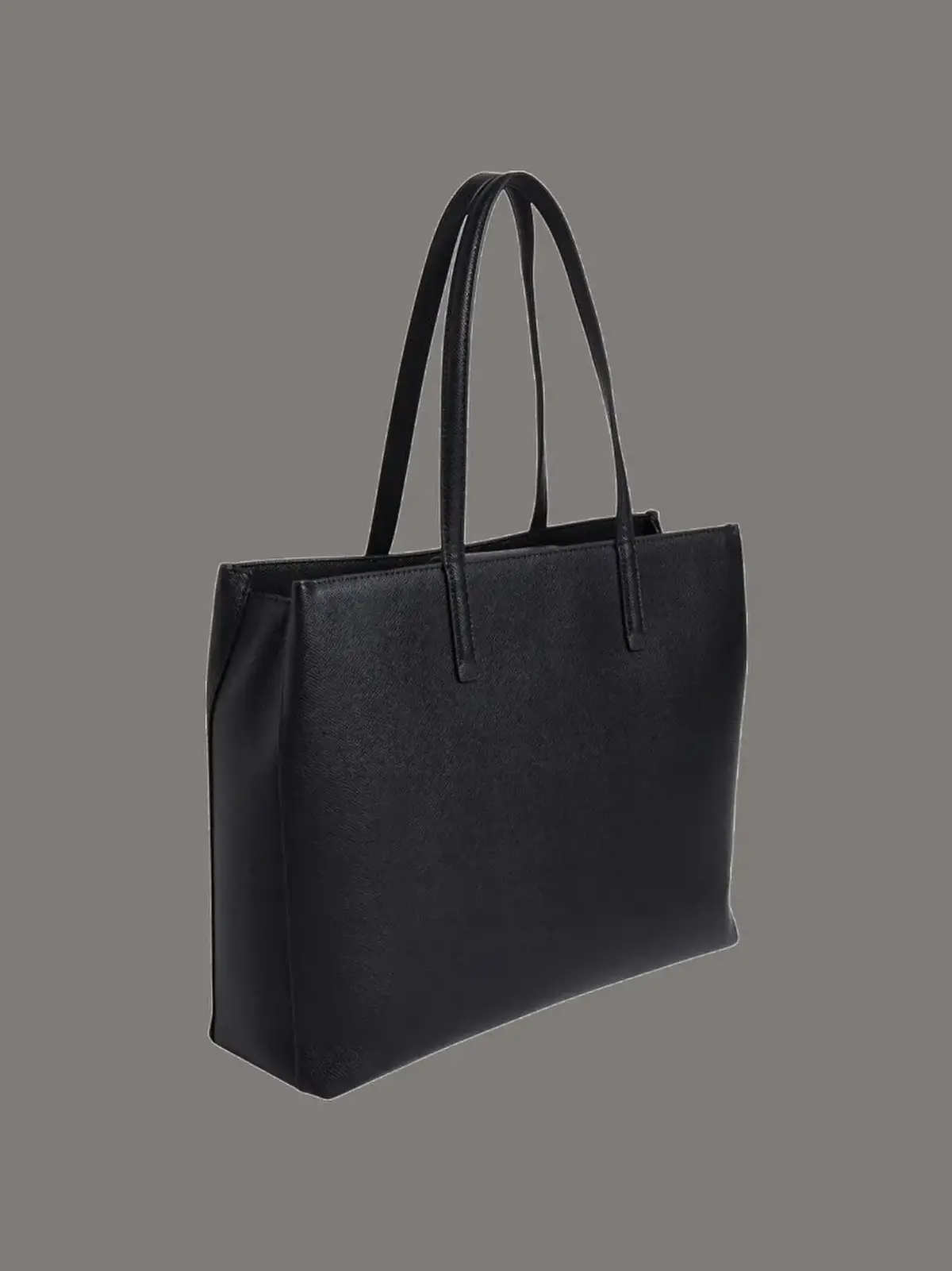 Calvin Klein CK MUST AOP MEDIUM SHOPPER W/POC Siyah Kadın El Çantası Calvin Klein CK MUST AOP MEDIUM SHOPPER W/POC Siyah Kadın El Çantası