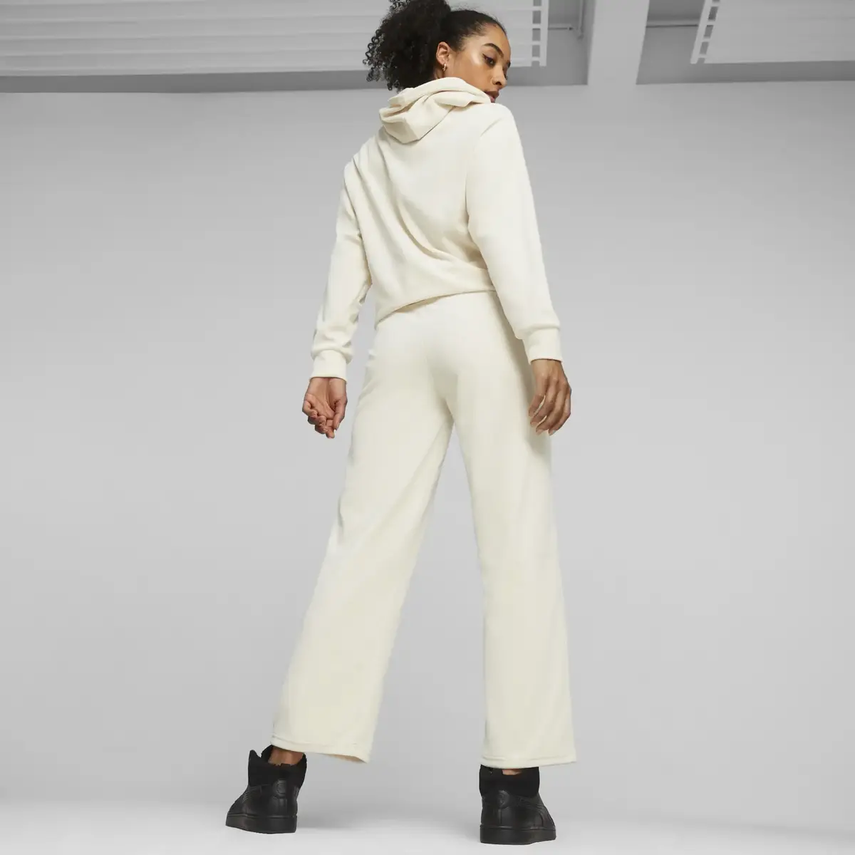 Puma ESS ELEVATED Straight Pants Bej Kadın Eşofman Altı