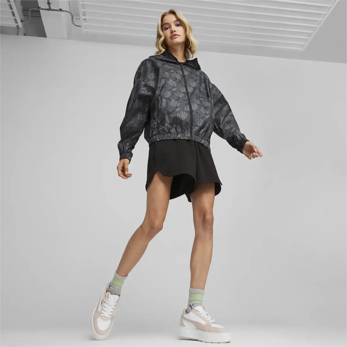Puma Blossom AOP Windbreaker Siyah Kadın Sweatshirt