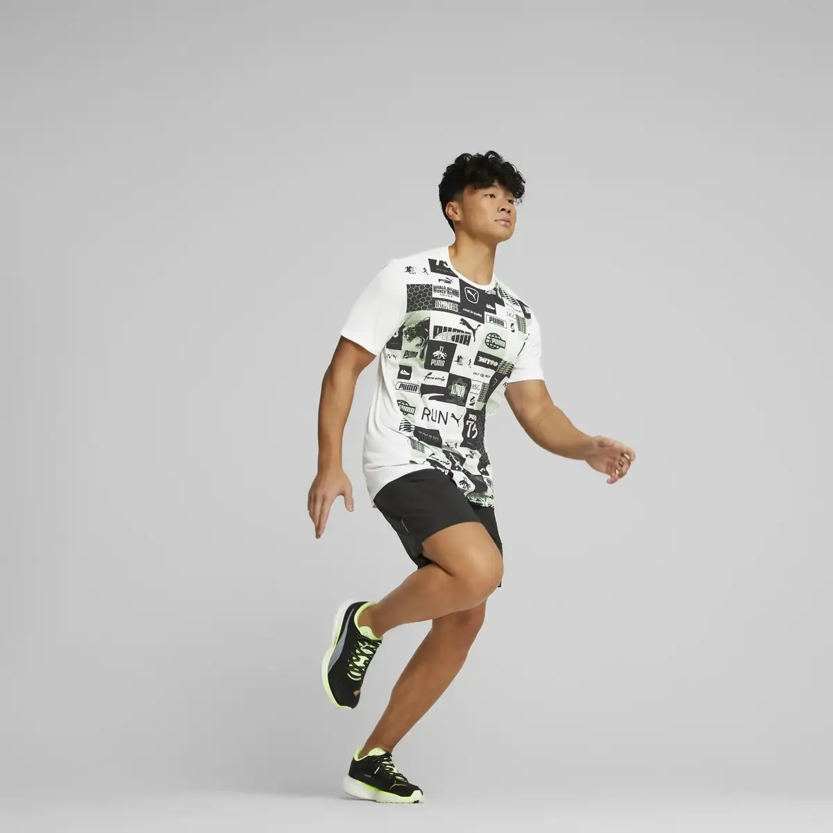 Puma Run Favorite AOP Beyaz Erkek T-Shirt