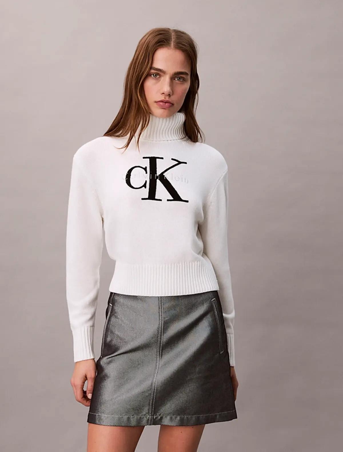 Calvin Klein CHENILLE MONOLOGO SWEATER Beyaz Kadın Sweatshirt Calvin Klein CHENILLE MONOLOGO SWEATER Beyaz Kadın Sweatshirt