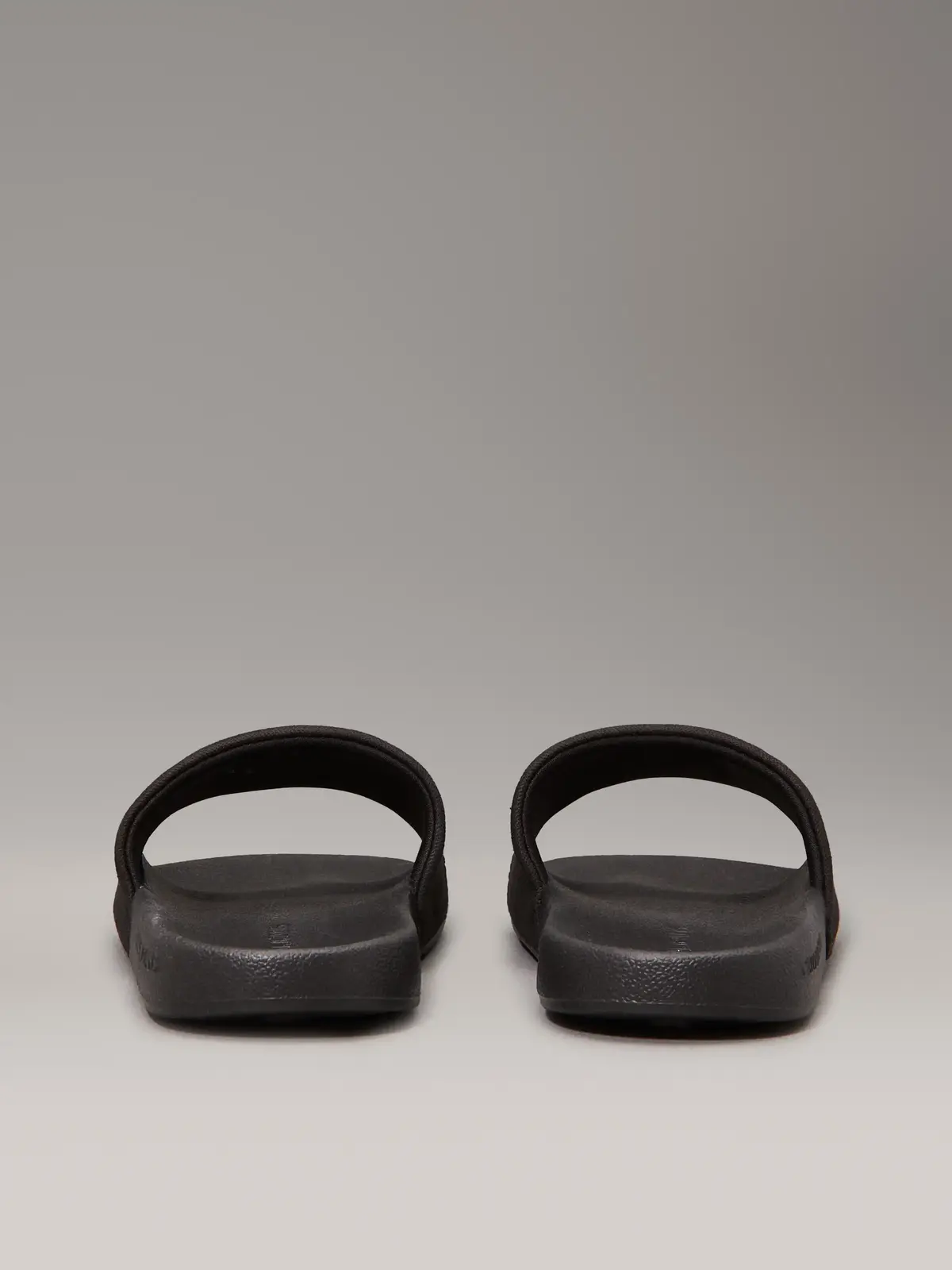 Calvin Klein SLIDE MONOGRAM HARDW, 0GJ Siyah Kadın Terlik