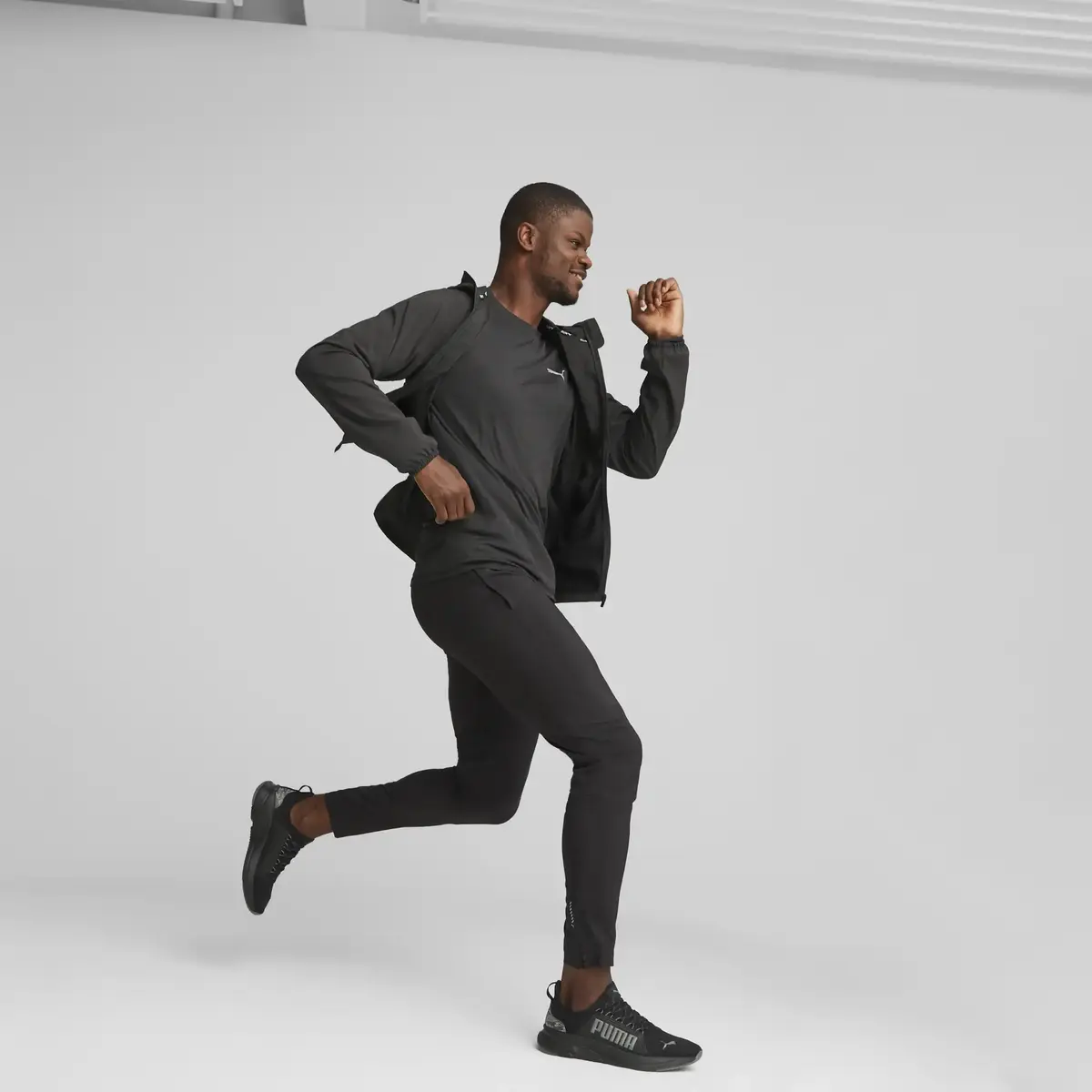 Puma RUN FAVORITE HOODED JACKET Siyah Erkek Ceket