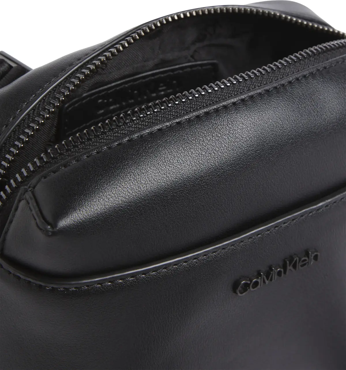 Calvin Klein CLEAN ESSENTIAL CUBE Erkek Siyah Omuz Çanta