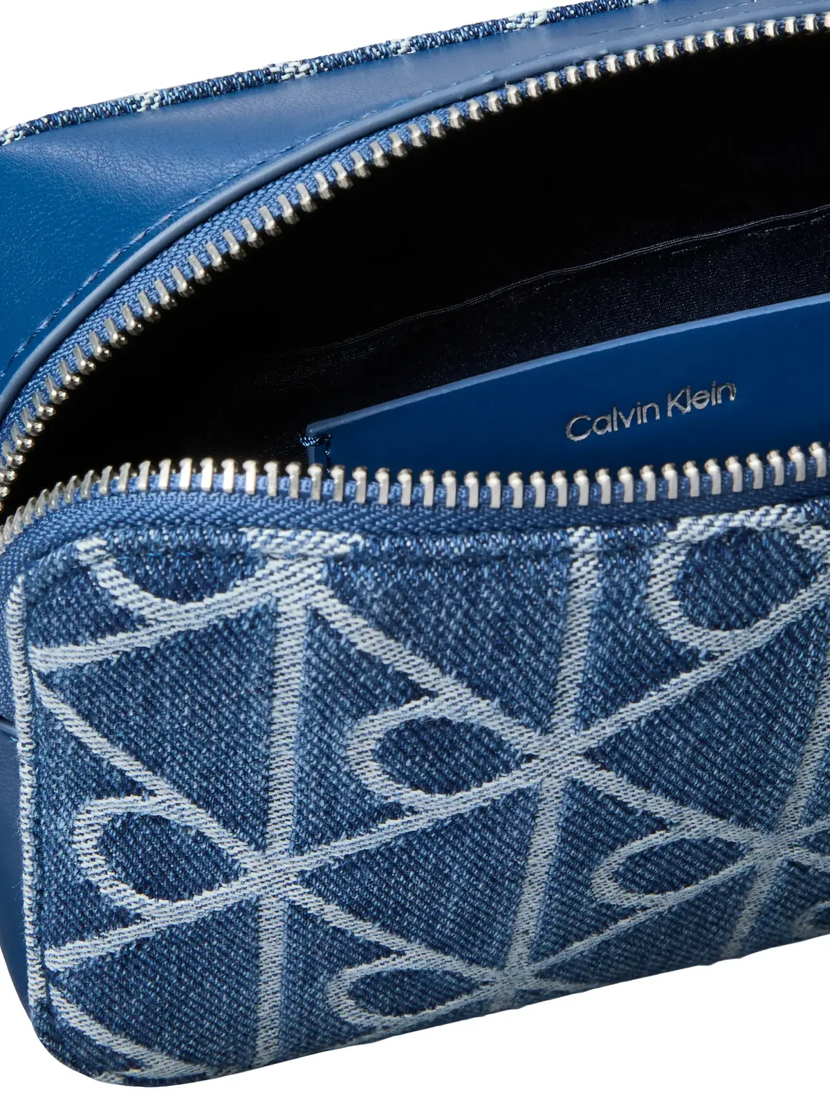 Calvin Klein EMBLEM AOP DENIM CAM Mavi Kot Kumaşı Çapraz Kadın Çanta