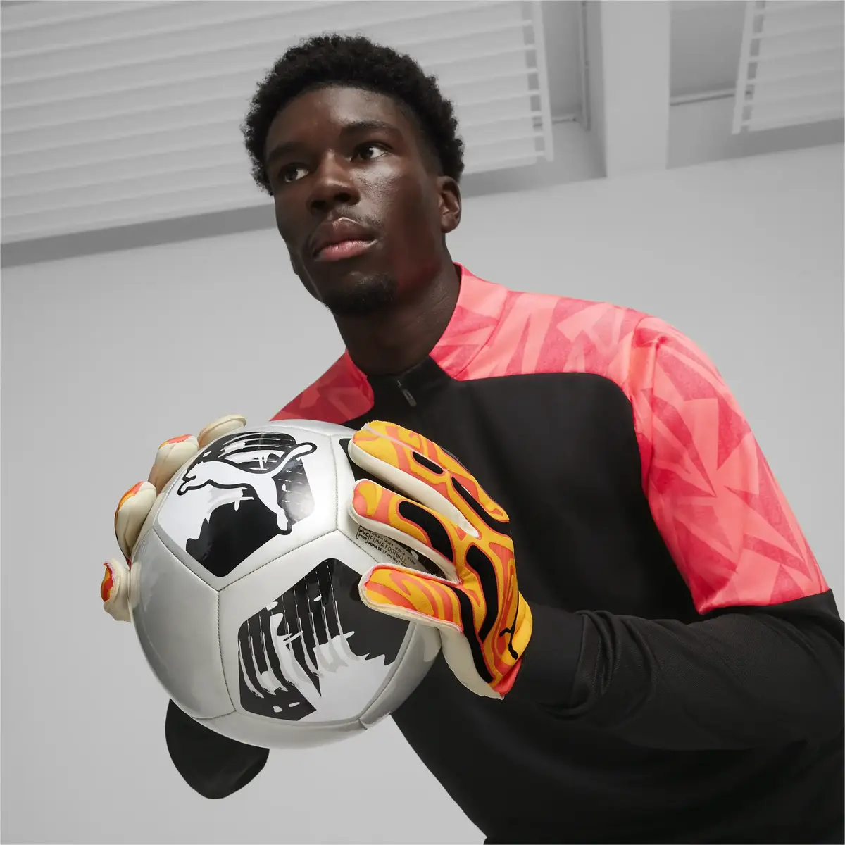 Puma ULTRA Ultimate Hybrid Turuncu Erkek Kaleci Eldiveni