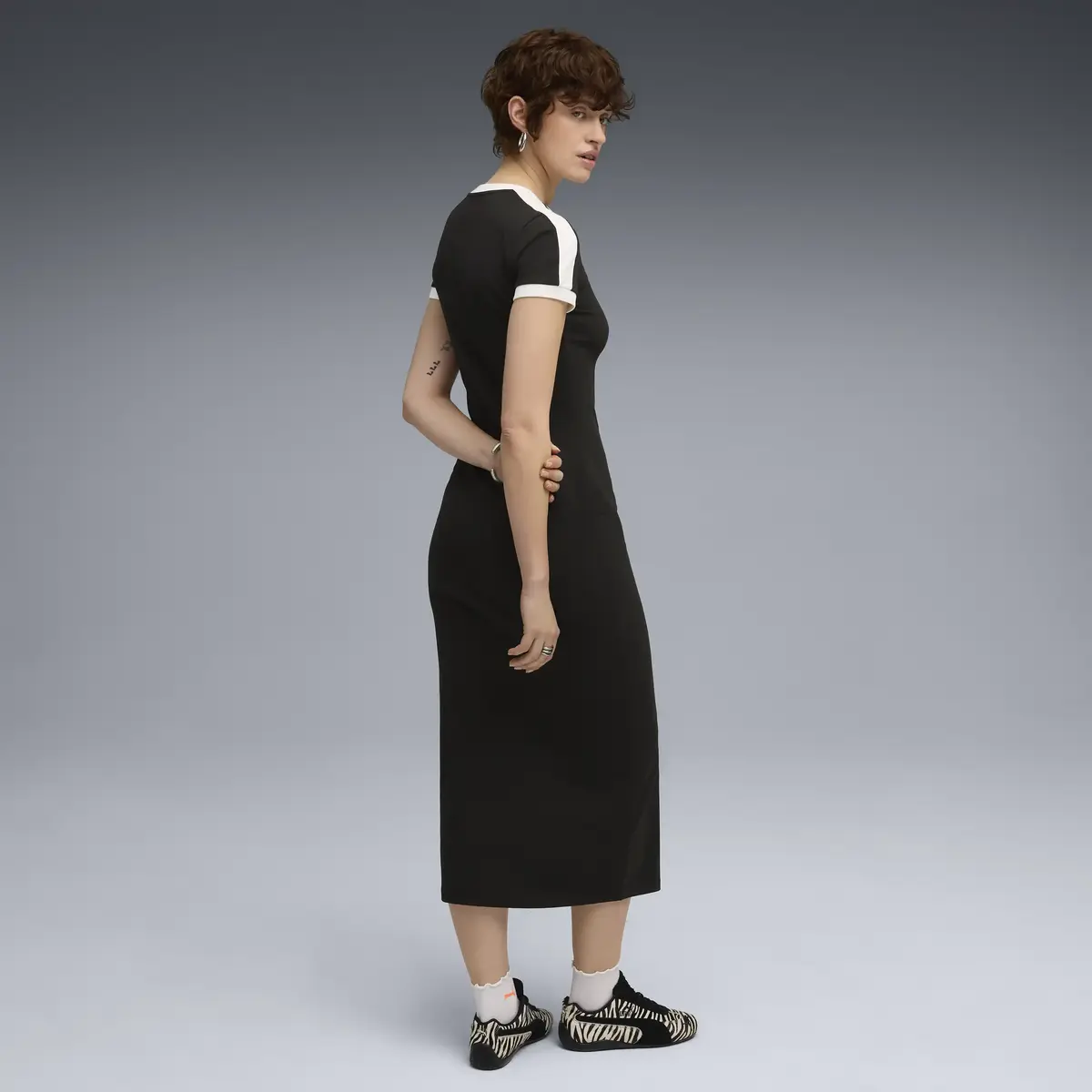 Puma WARDROBE ESS WOMEN S CONCEPT Siyah Kadın T-Shirt & Polo
