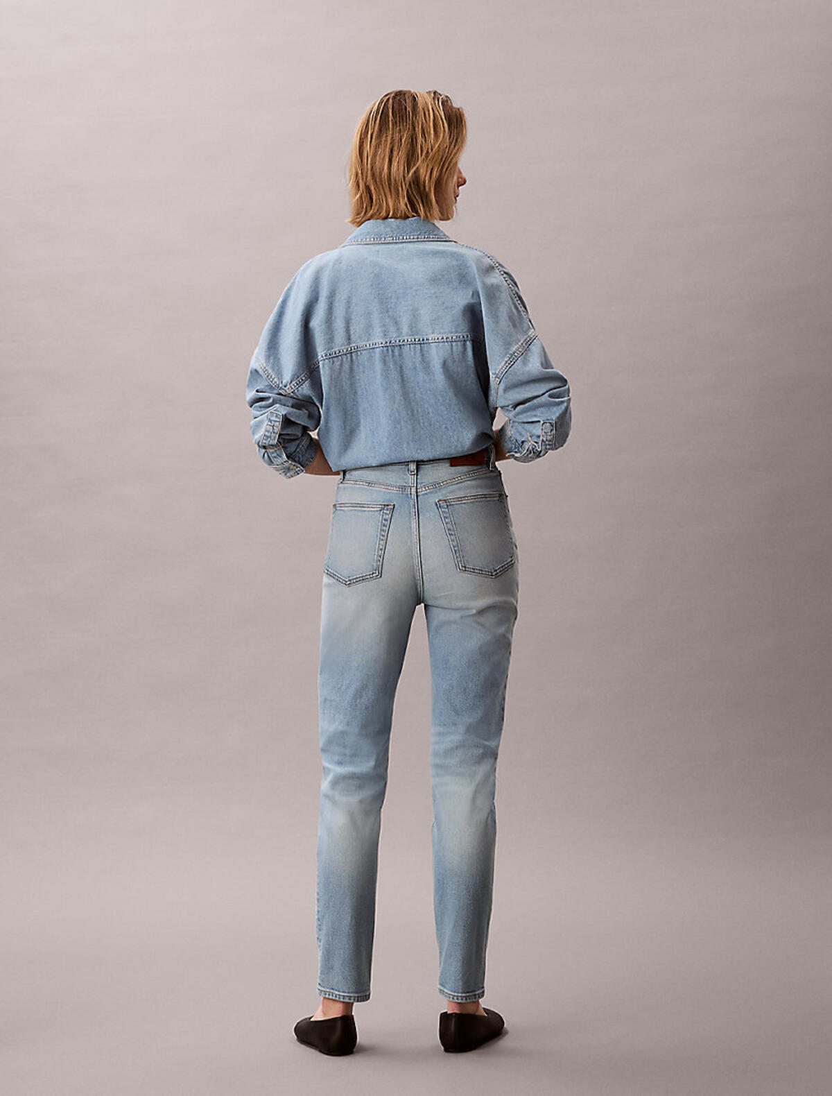 Calvin Klein NEW MOM JEAN SOFT RI, 1XS, SH, 25 Mavi Kadın Kot Pantolon