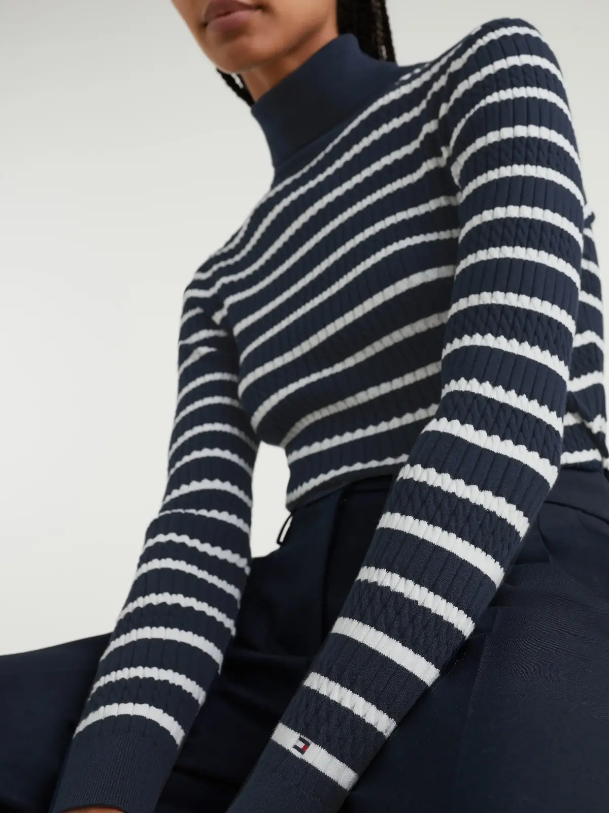 Tommy Hilfiger CABLE ROLL-NK SWEATE Kadın Siyah Kazak