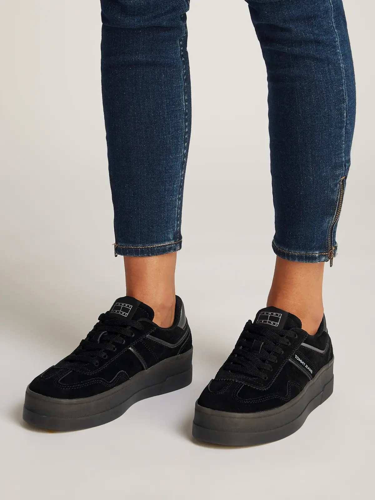 Tommy Hilfiger THE GREENWICH FLATFO Siyah Kadın Spor Ayakkabı & Sneaker