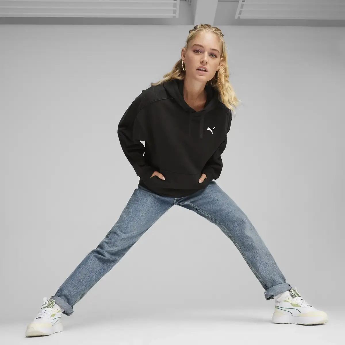 PUMA HER Hoodie TR Siyah Kadın Sweatshirt