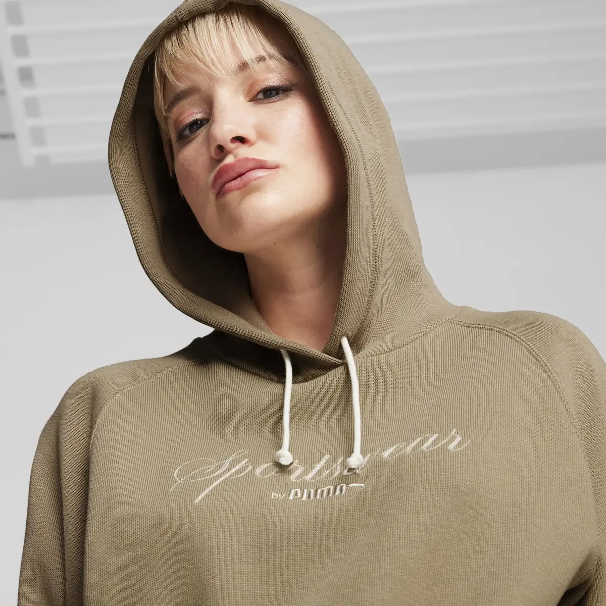Puma CLASSICS+ Relaxed Cropped Hoodie Bej Kadın Sweatshirt