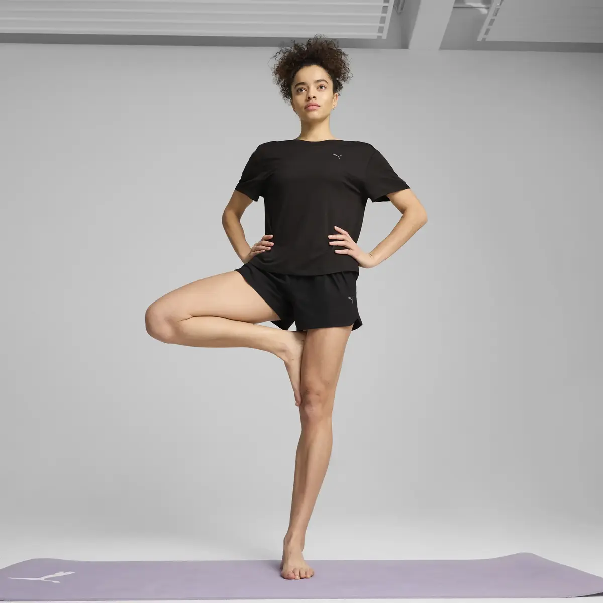 Puma MOVE CLOUDSPUN LOOSE FIT TEE Siyah Kadın T-Shirt
