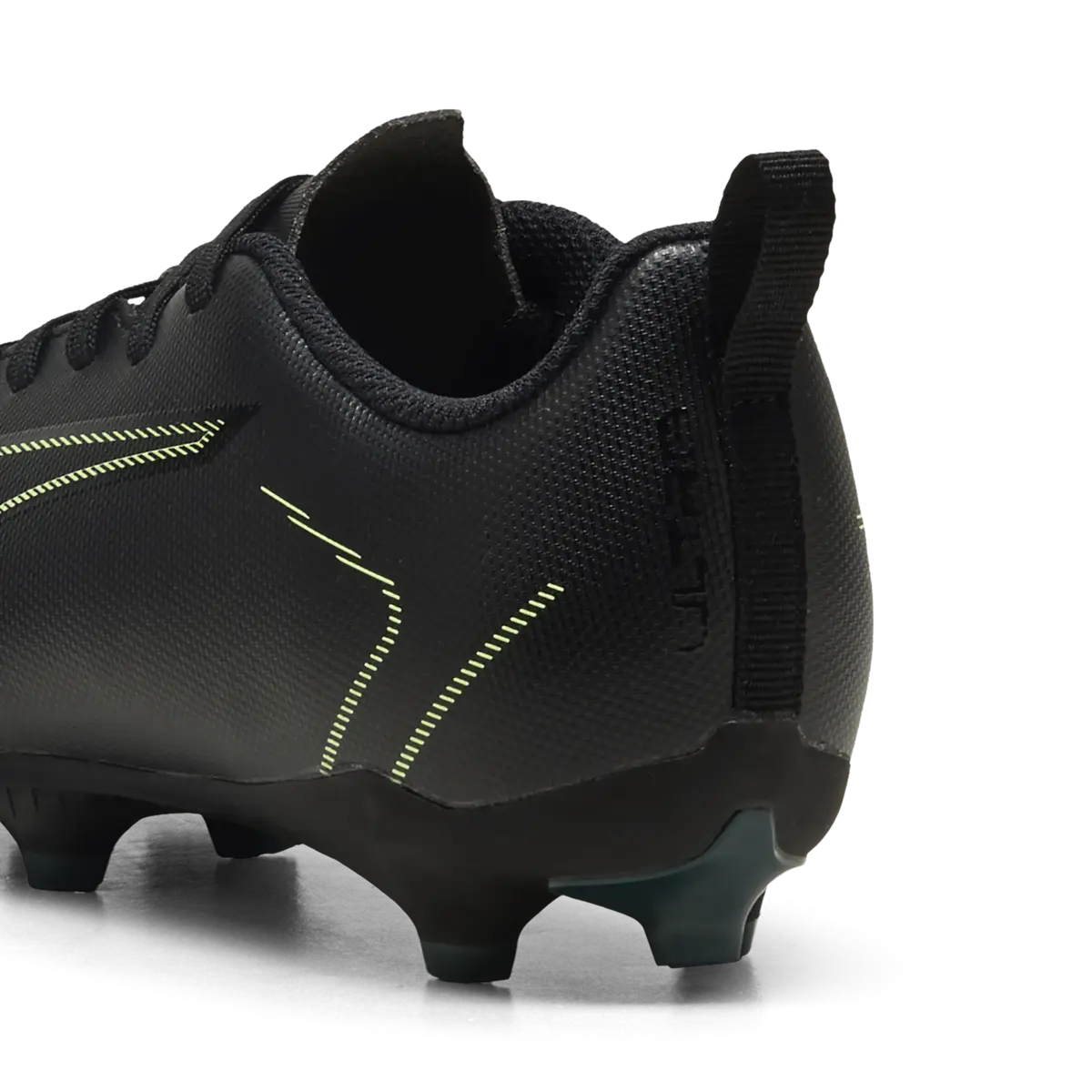 Puma ULTRA 6 PLAY FG/AG Jr Siyah Erkek Çocuk Krampon