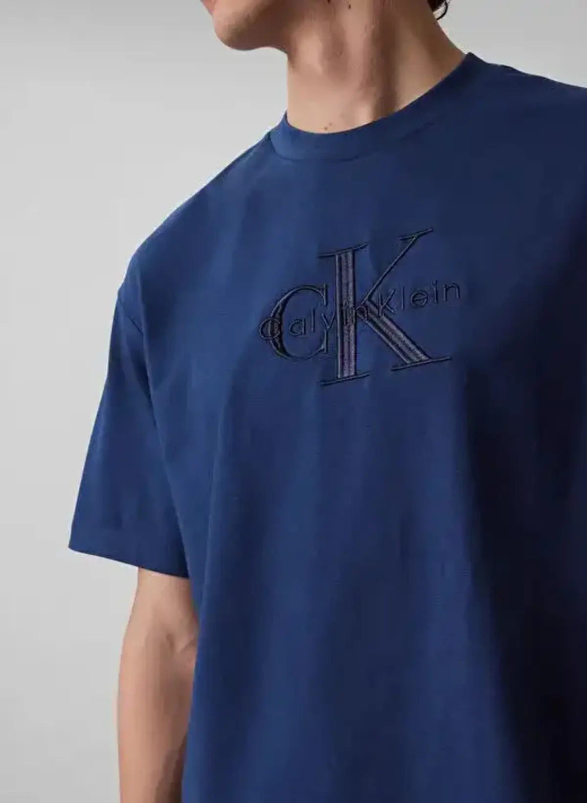 Calvin Klein SS HI LOW EMB 16S JERSEY CN TEE Mavi Erkek Tişört Calvin Klein SS HI LOW EMB 16S JERSEY CN TEE Mavi Erkek Tişört