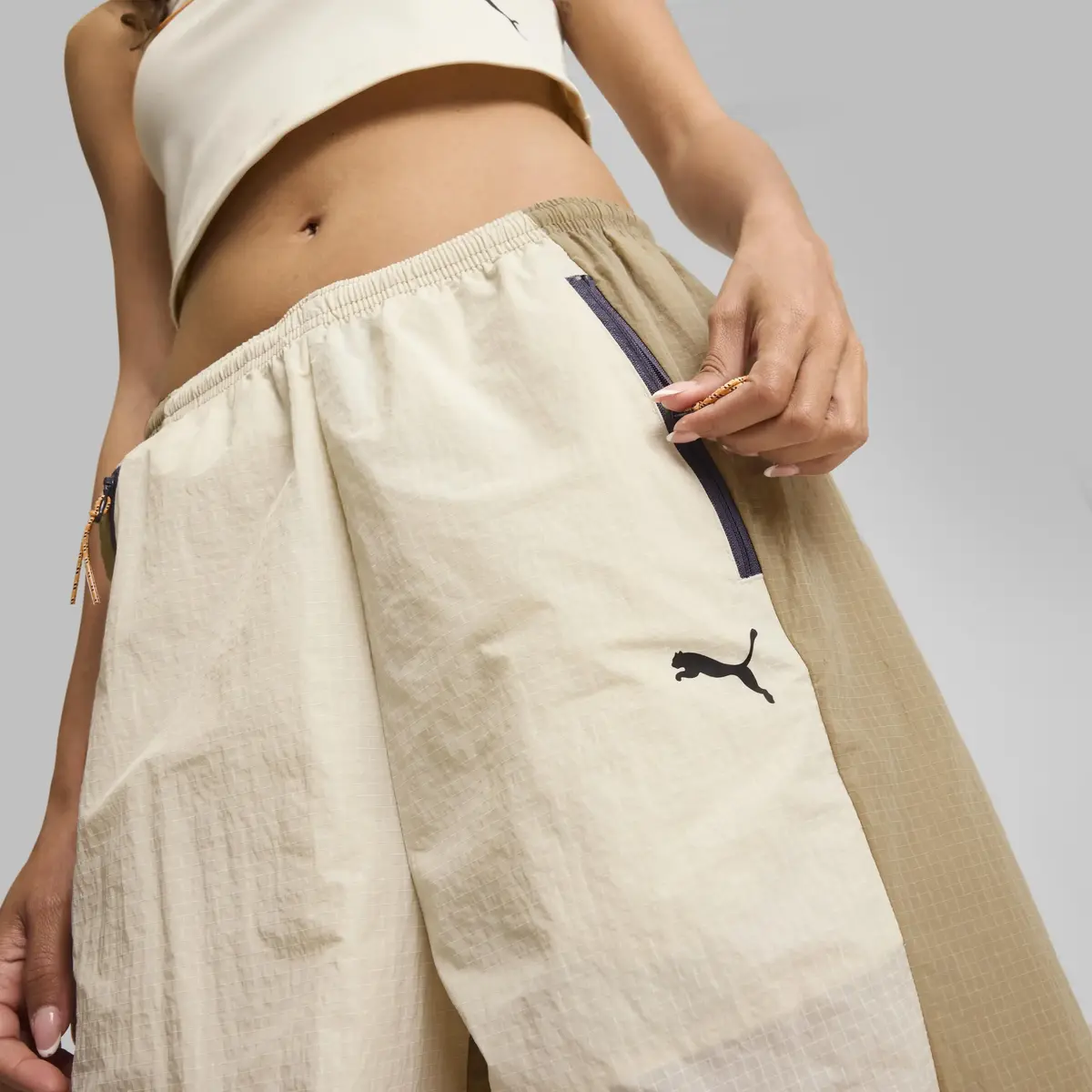 Puma DARE TO Parachute Pants Kırık Beyaz Kadın Eşofman Altı