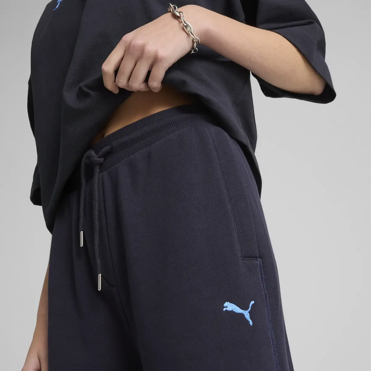 PUMA PREMIUM ESS Sweatpants Lacivert Kadın Eşofman Altı