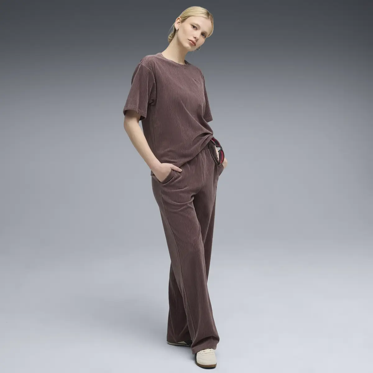 Puma ESS ELEVATED Velour Pant Kahverengi Kadın Eşofman Altı