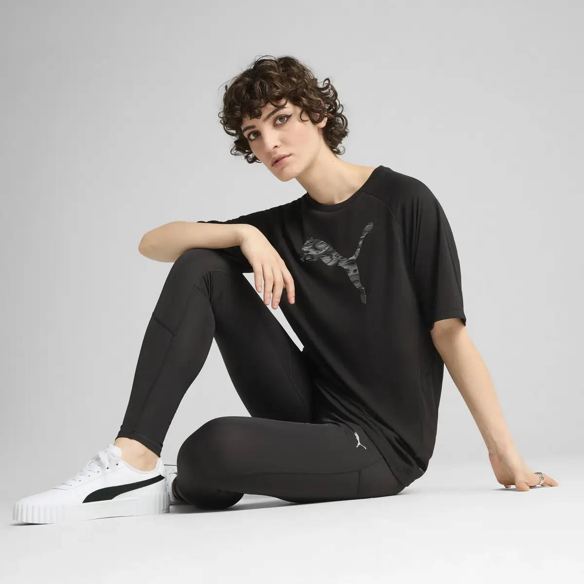 PUMA EVOSTRIPE Relaxed Tee Siyah Kadın T-Shirt