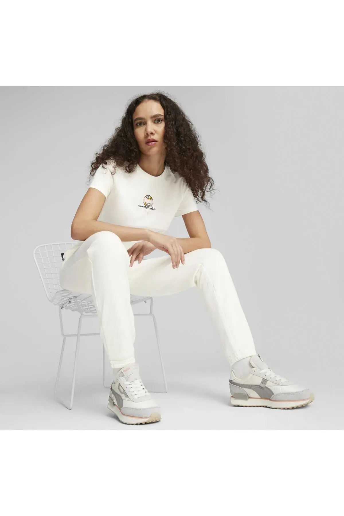 Puma SWxP PUMA WORLDWIDE Graphic Tee Kırık Beyaz Kadın T-Shirt