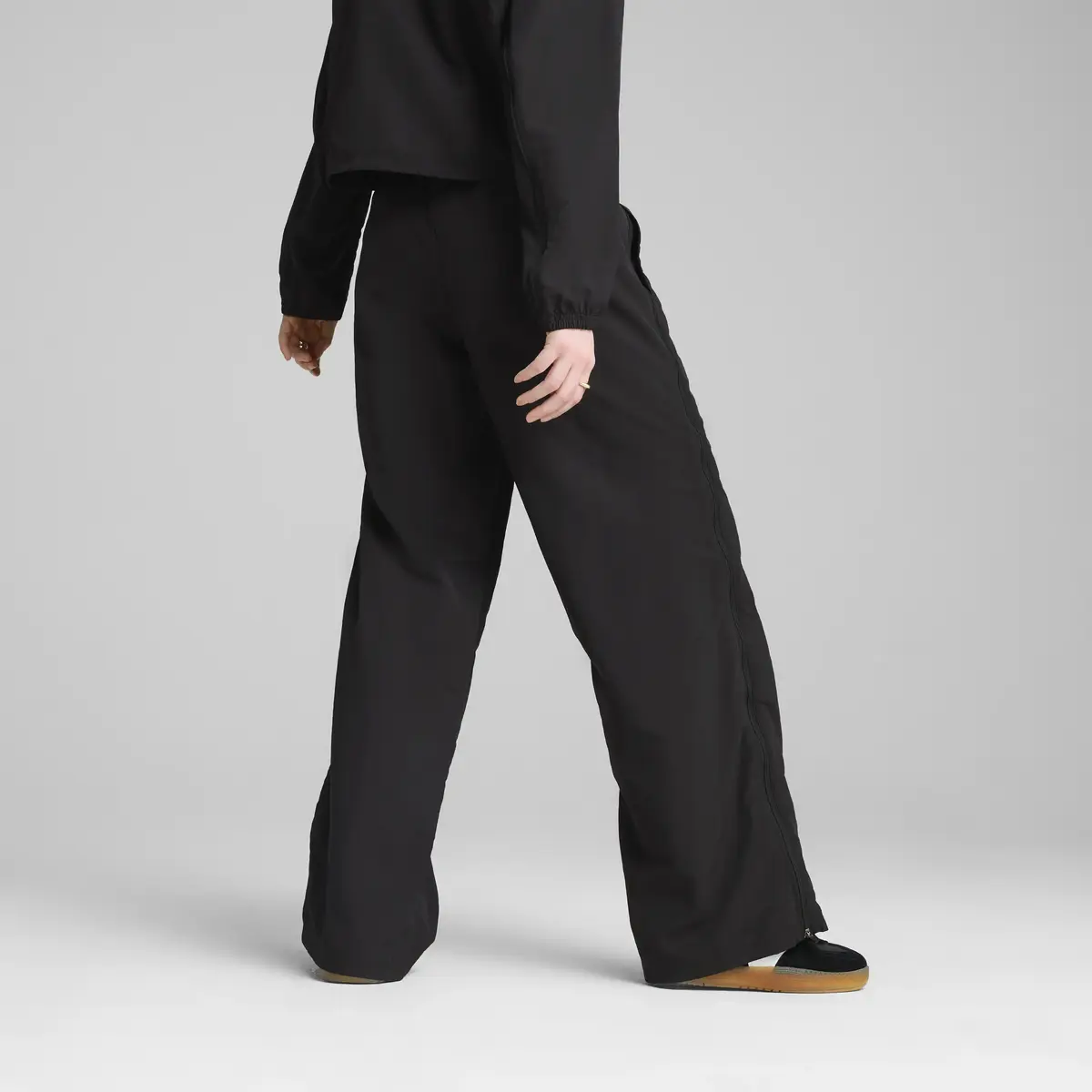 PUMA DARE TO Relaxed Pants Siyah Kadın Eşofman Altı