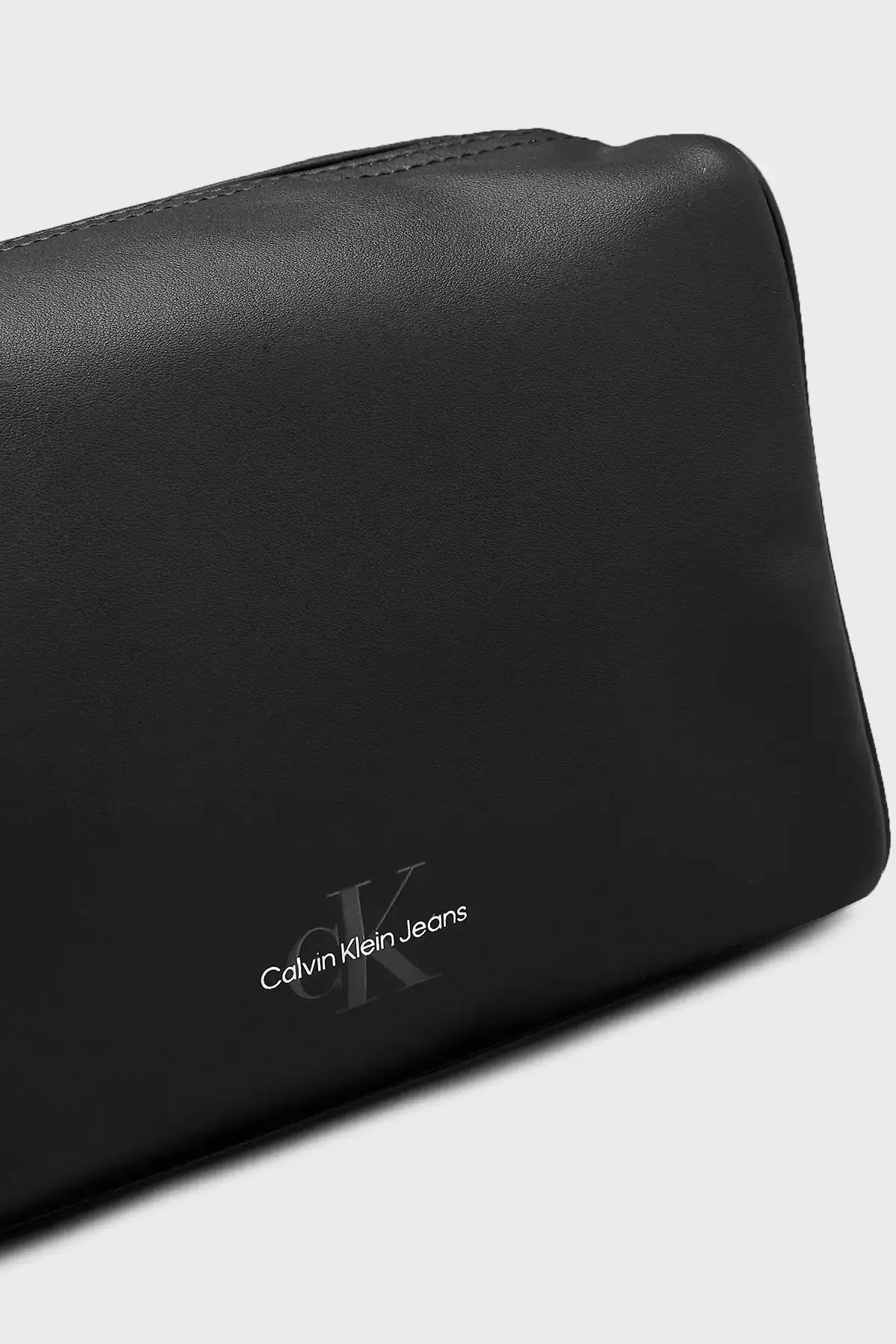 Calvin Klein MONOGRAM SOFT DOPP K Siyah Erkek Çanta & Cüzdan Calvin Klein MONOGRAM SOFT DOPP K Siyah Erkek Çanta & Cüzdan