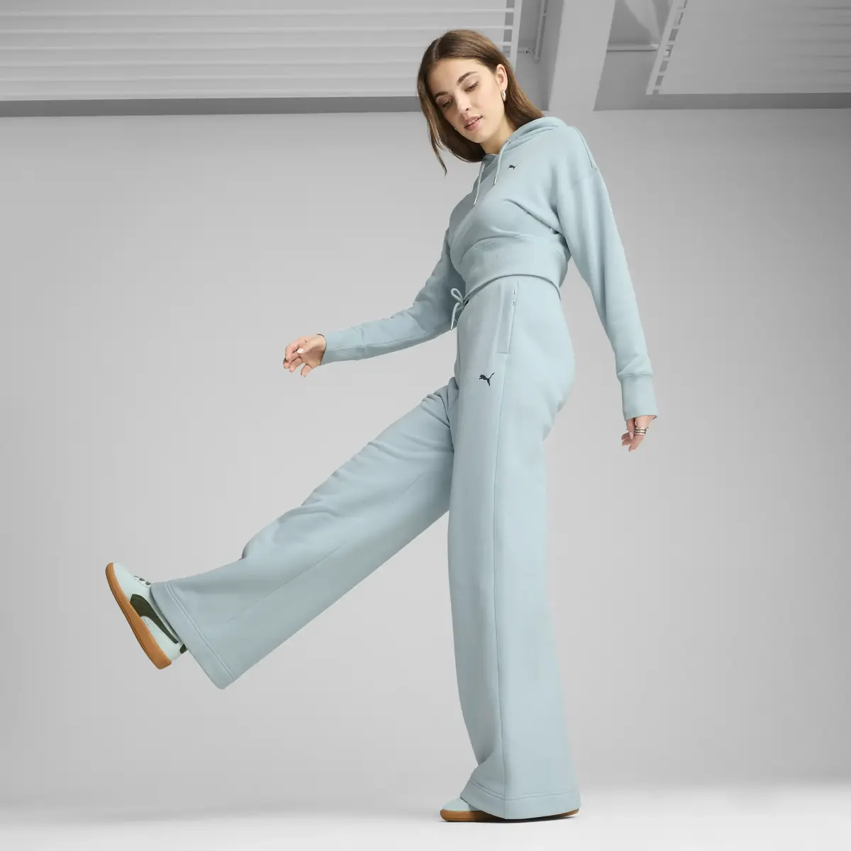 PUMA PREMIUM ESS Sweatpants Yeşil Kadın Eşofman Altı