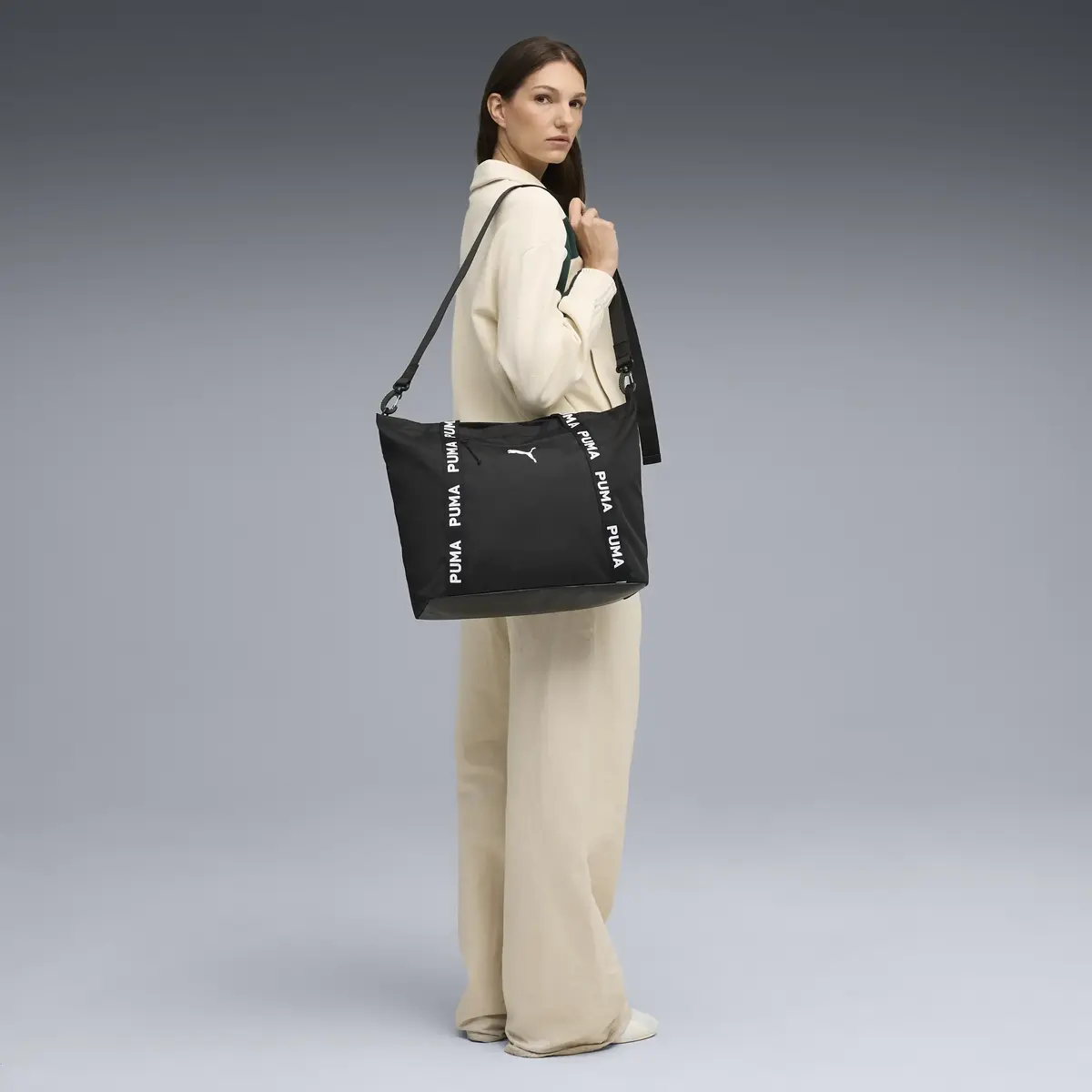 Puma AT ESS Shopper Siyah Omuz Çantası