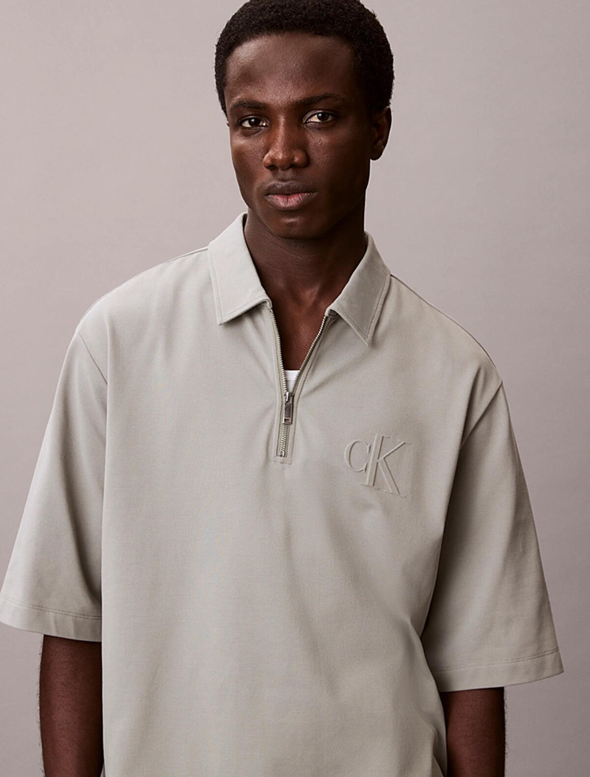 Calvin Klein SS SUPIMA CHEST EMB, PEZ, S Gri Erkek T-Shirt
