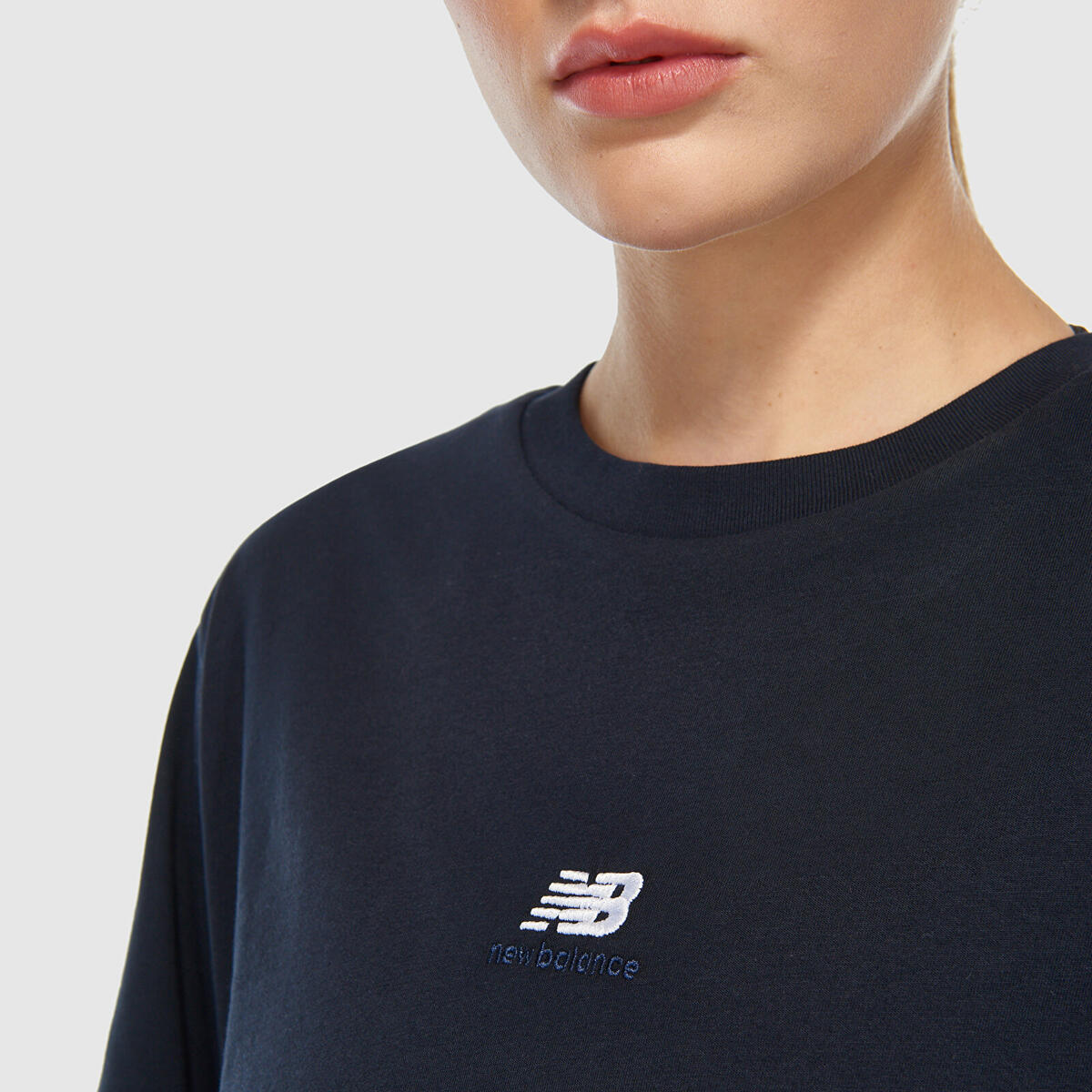 New Balance UNT3409 Lacivert Kadın T-Shirt