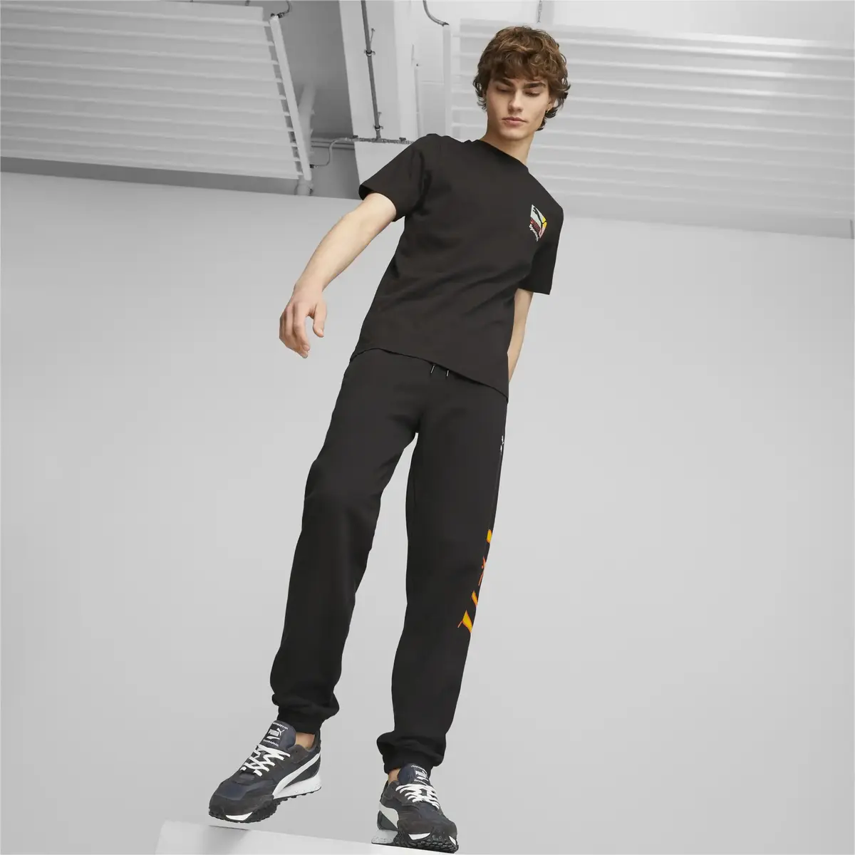 Puma CLASSICS BRAND LOVE Tee Siyah Erkek T-Shirt