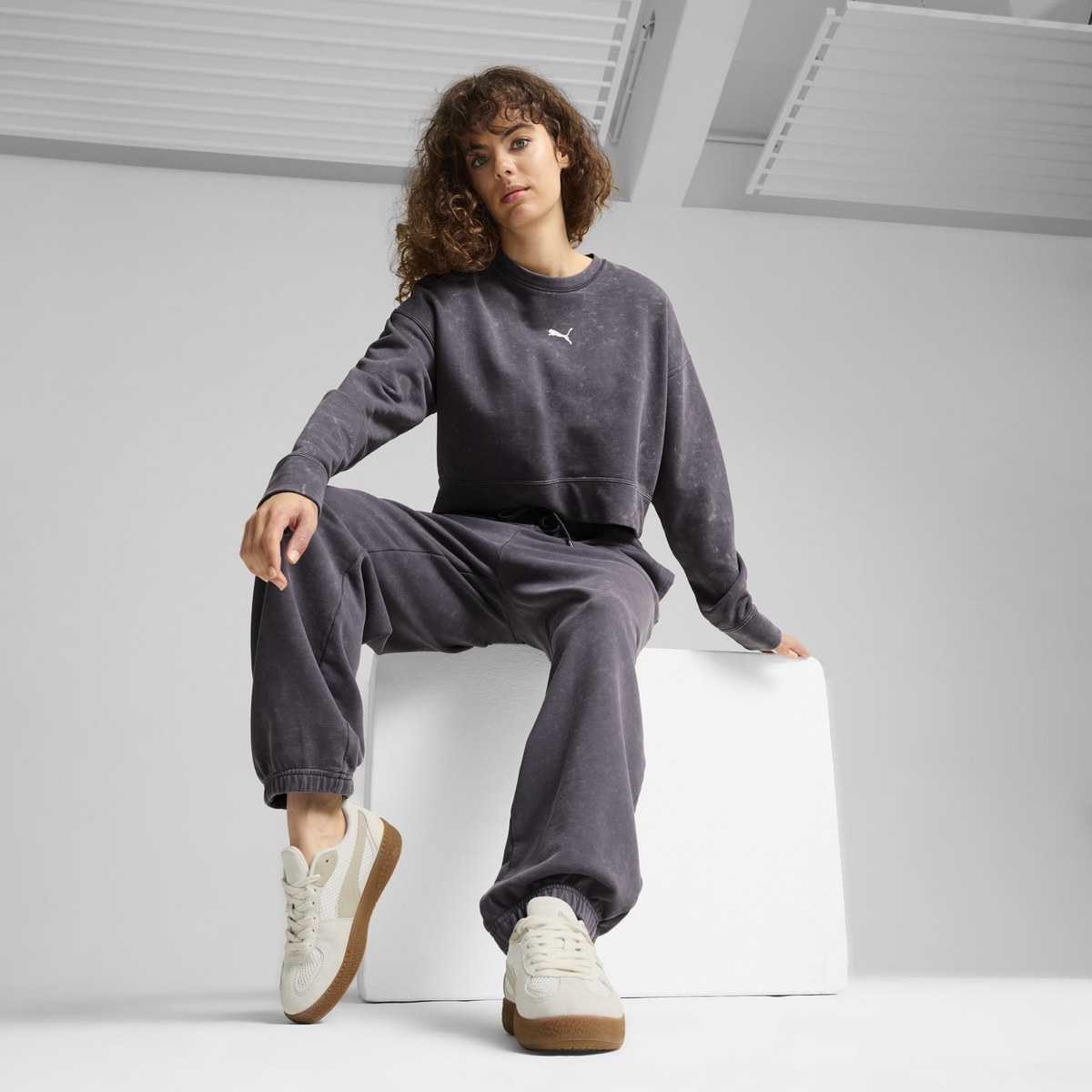 Puma DARE TO Relaxed Washed Crew Gri kadın Sweatshirt