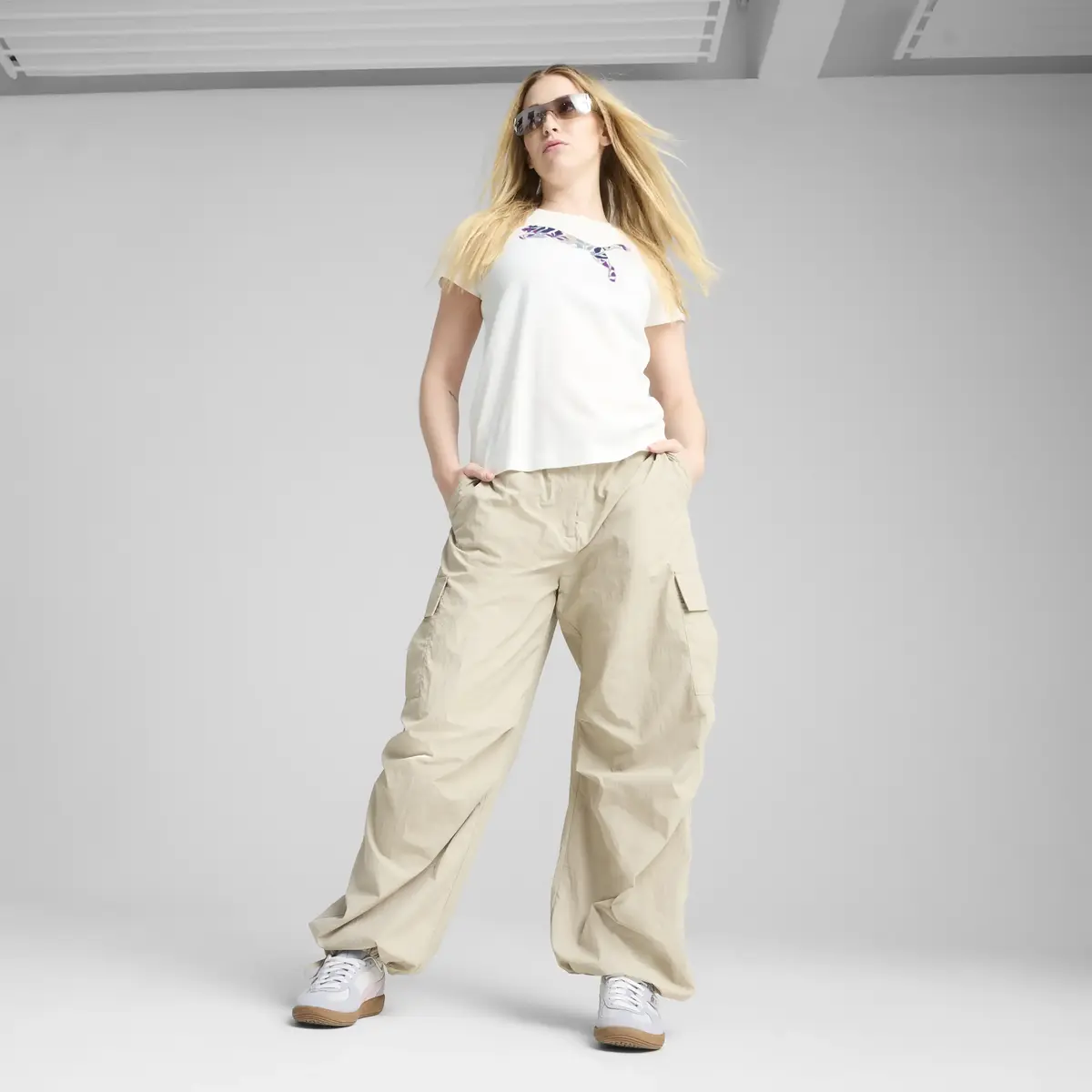 Puma GRAPHICS Floral Cat Logo Tee Beyaz Kadın T-Shirt