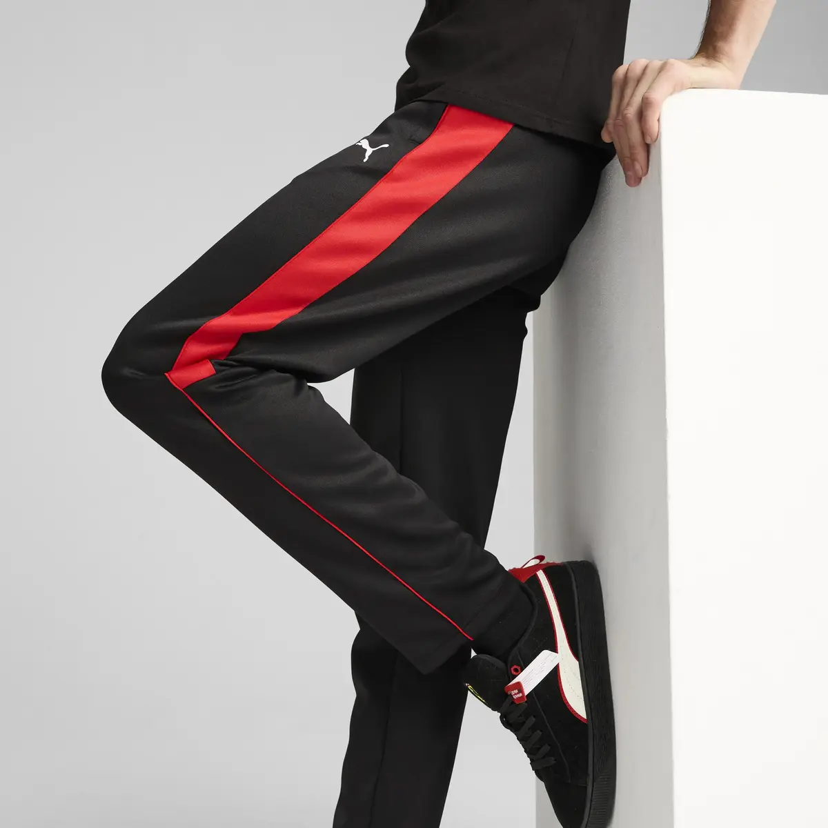 PUMA Ferrari Race MT7 Pants Siyah Erkek Eşofman Altı