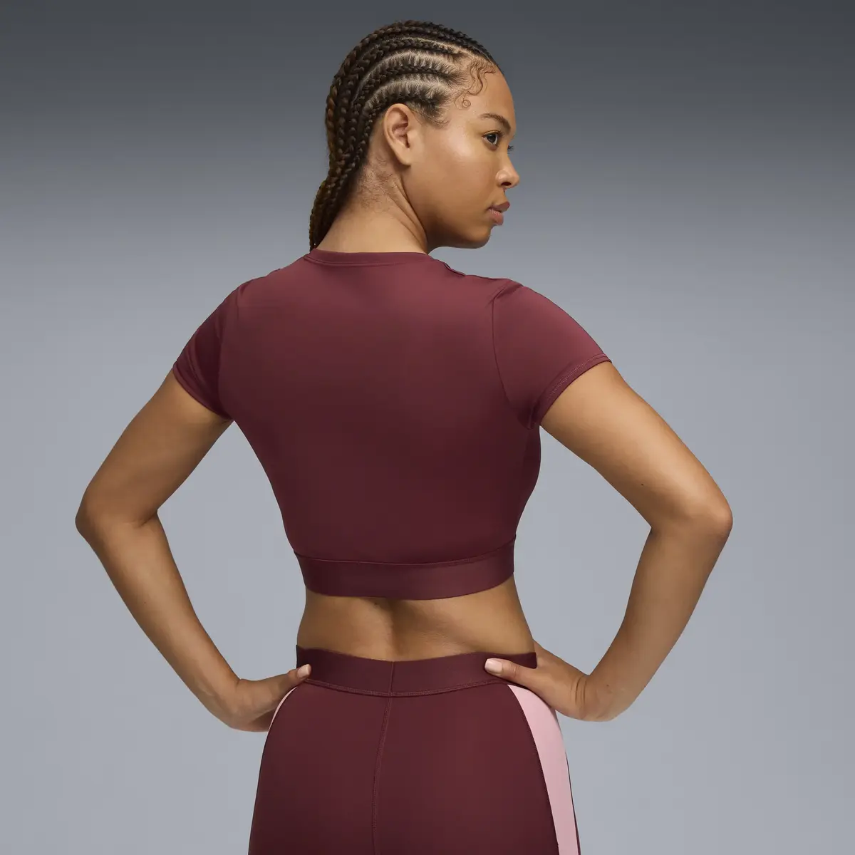 Puma W PUMA STRONG TEE - SHORT Bordo Kadın Kısa T-Shirt