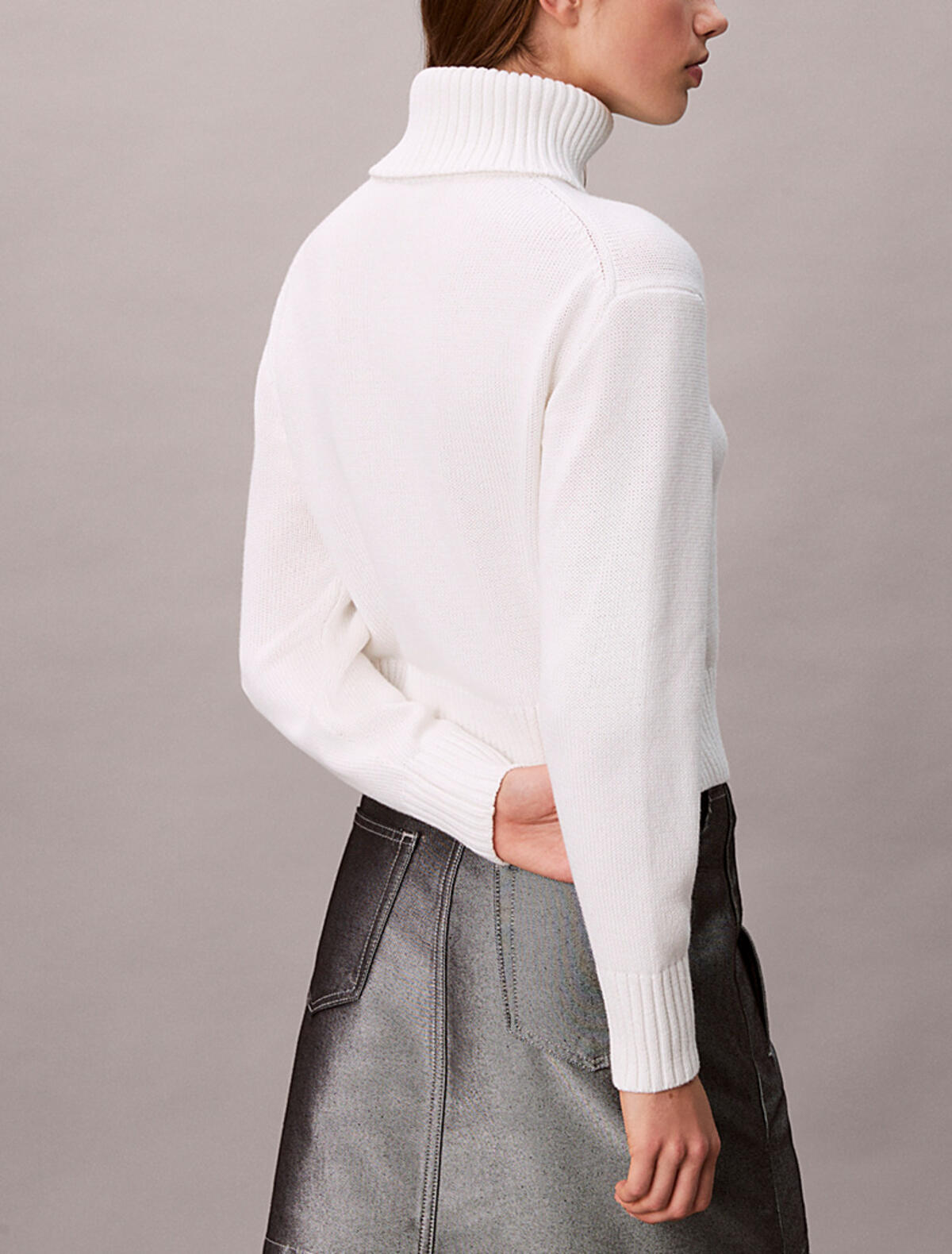 Calvin Klein CHENILLE MONOLOGO SWEATER Beyaz Kadın Sweatshirt Calvin Klein CHENILLE MONOLOGO SWEATER Beyaz Kadın Sweatshirt