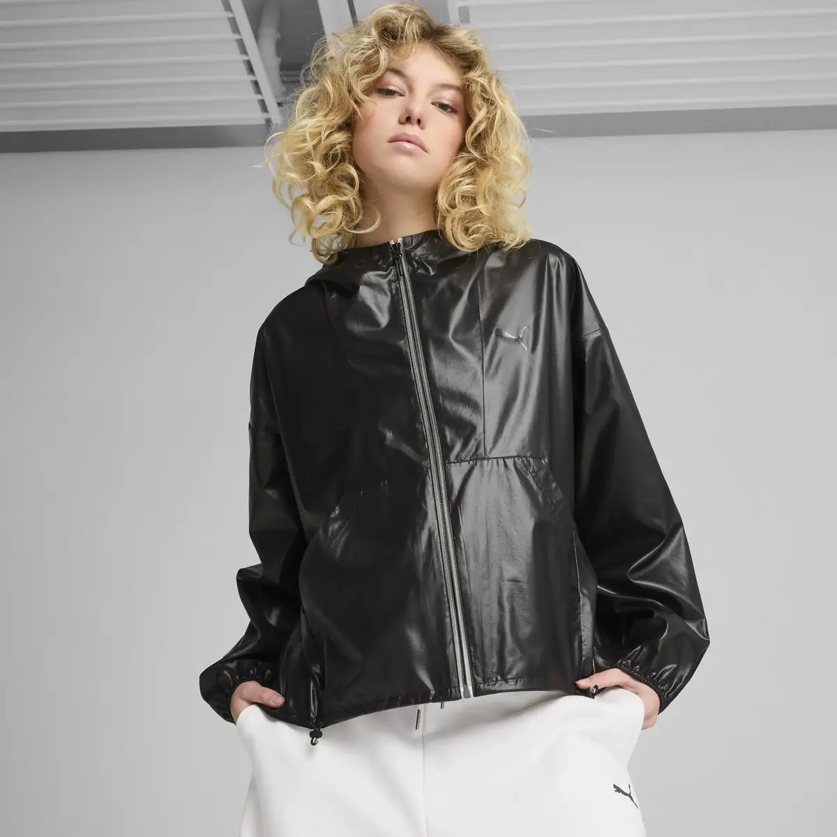 PUMA Oversized UV Wind Jacket Siyah Kadın Ceket