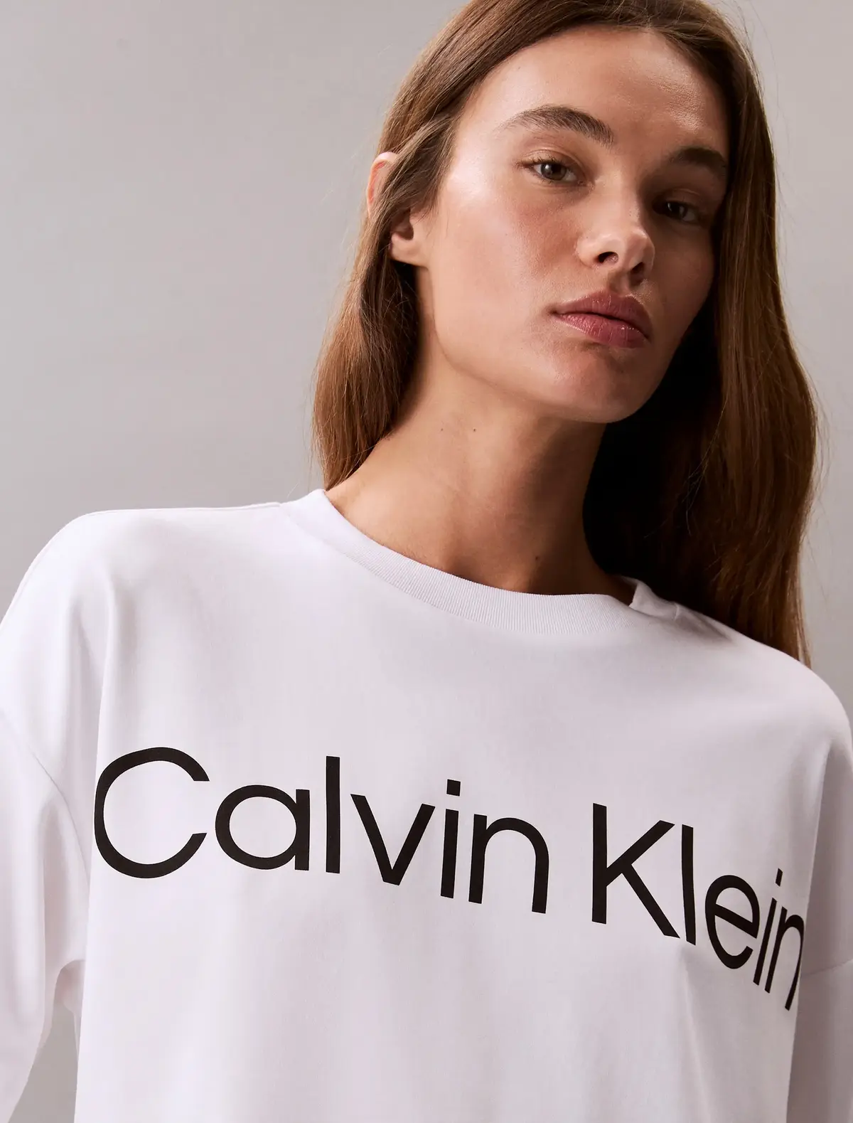Calvin Klein A-SS Boxy Logo Graph, YAA Beyaz Kadın T-Shirt