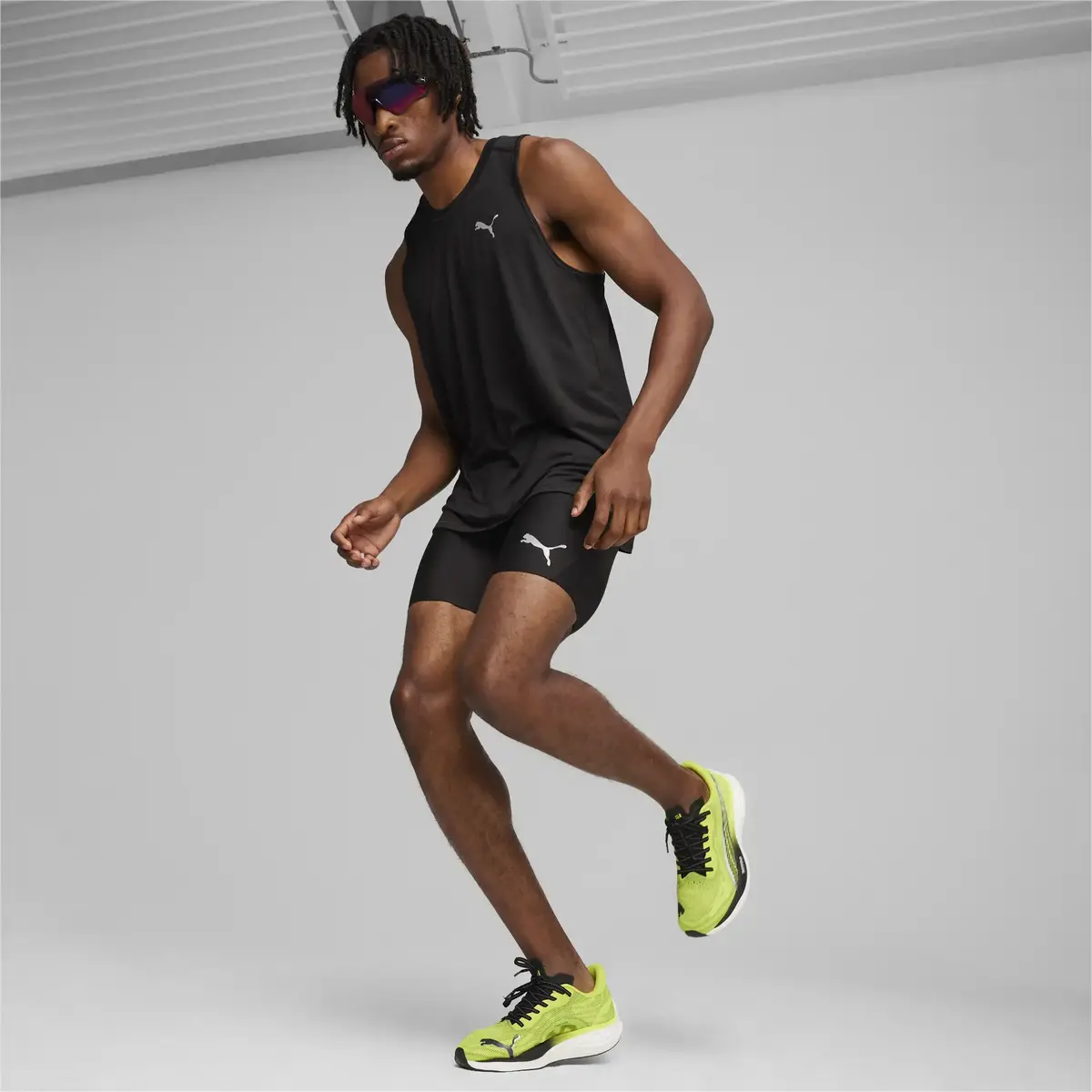 Puma RUN CLOUDSPUN TANK Siyah Erkek Kolsuz Üst