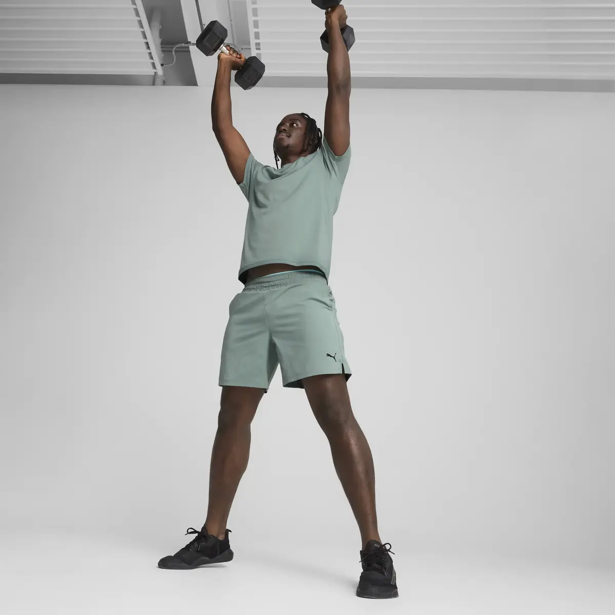 PUMA TAD ESSENTIALS 7" Wven Short Yeşil Erkek Şort