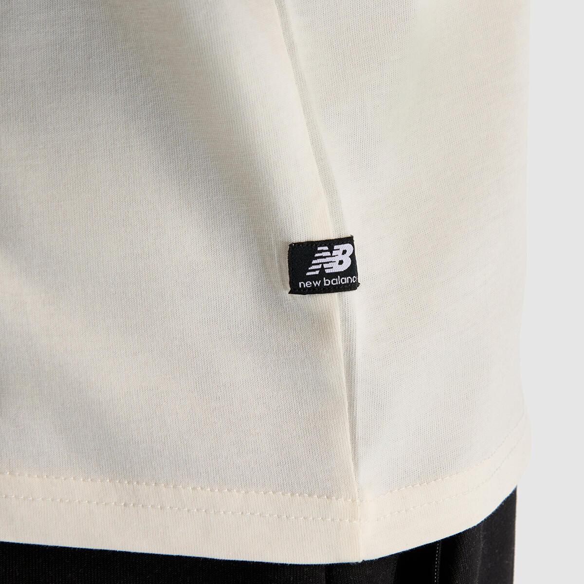 New Balance UNT1512 Krem Erkek T-Shirt