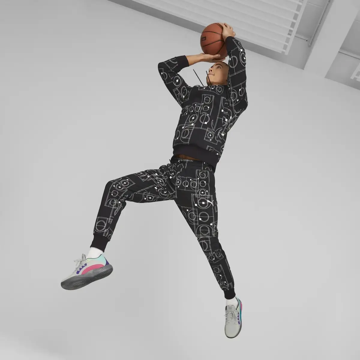 Puma Courtside Booster Pant Siyah Erkek/Unisex Basketbol Eşofman Altı