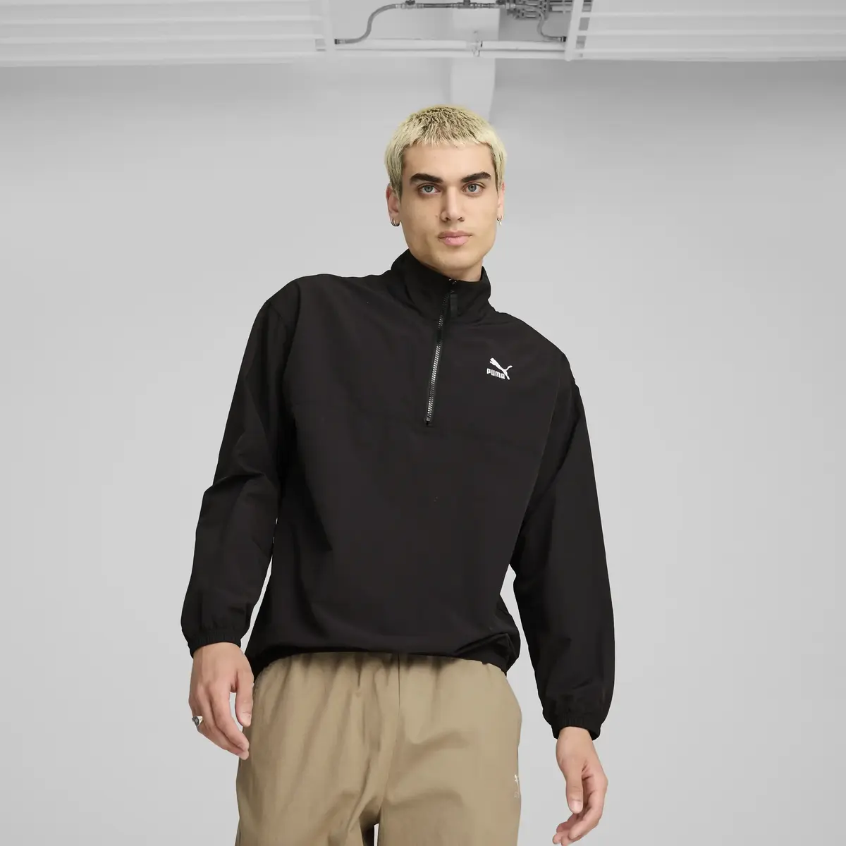 Puma CLASSICS Woven Relaxed Crew Siyah Erkek Sweatshirt