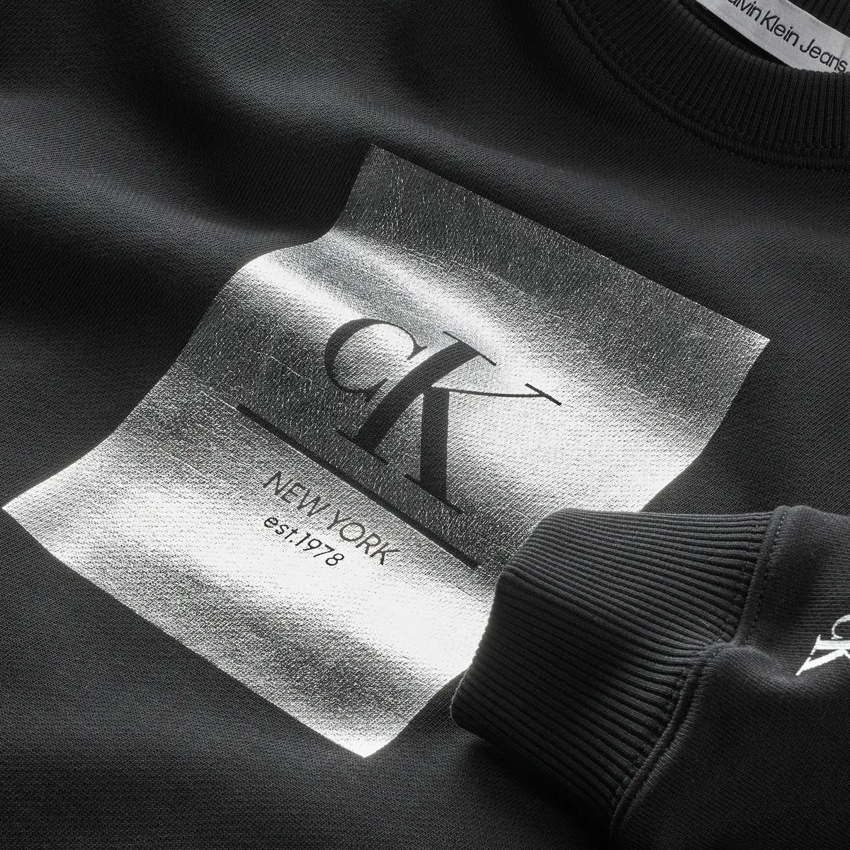 Calvin Klein FOIL LOGO FUTURE SWE Kadın Siyah Sweatshirt
