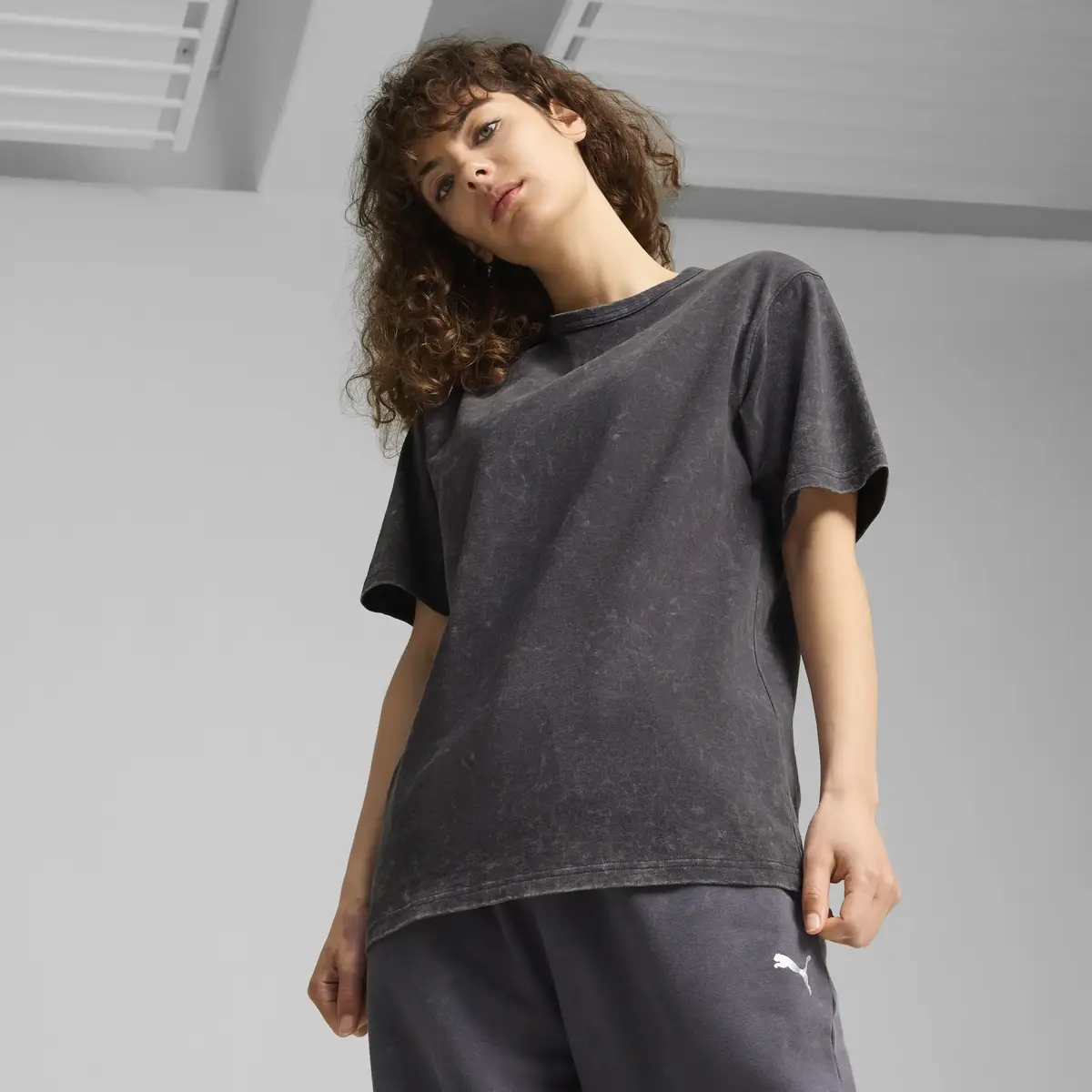 Puma DARE TO Relaxed Washed Tee Koyu Gri Kadın T-Shirt