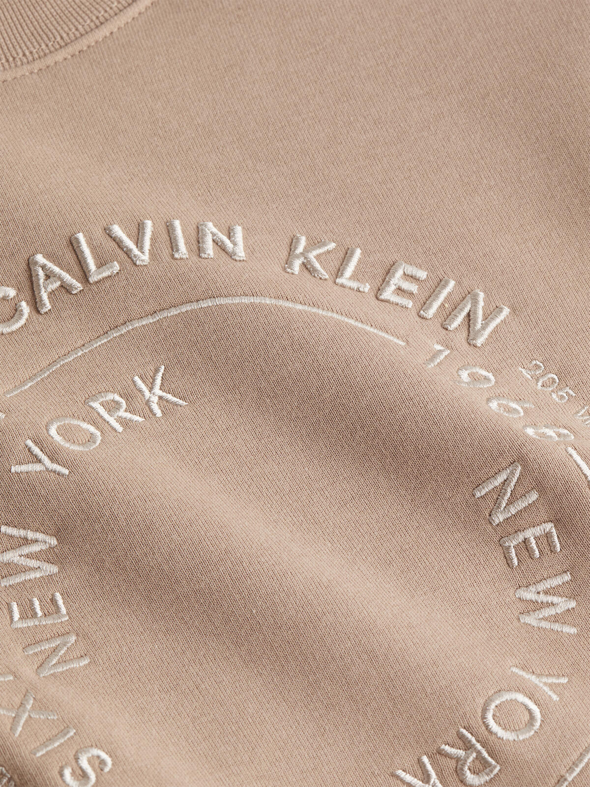 Calvin Klein TONAL EMB GRAPHIC SW Kadın Kahverengi Sweatshirt